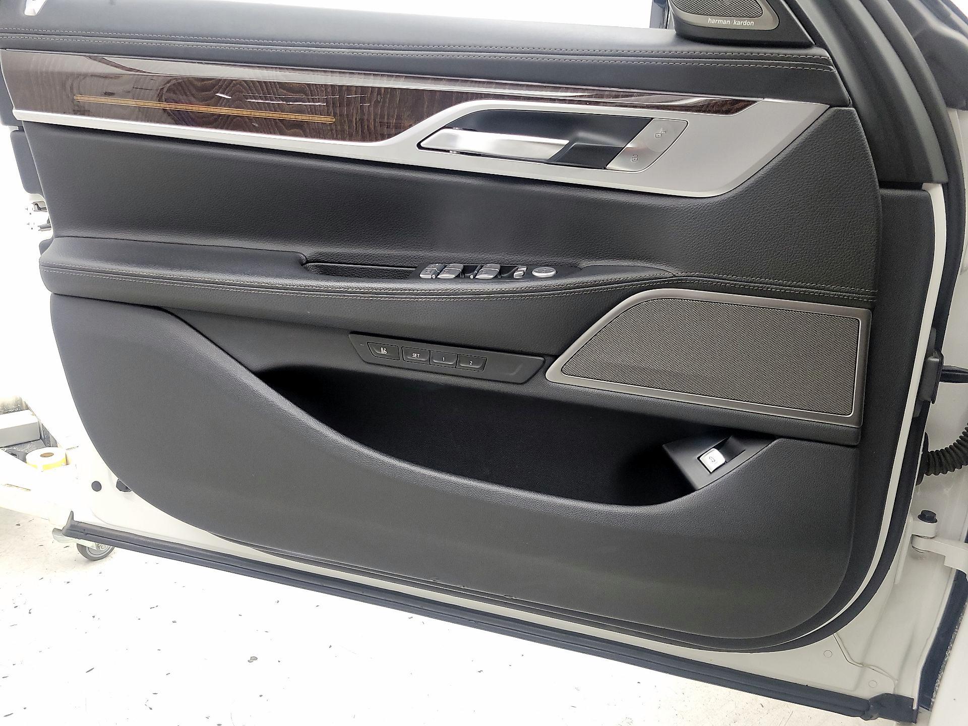 Thumbnail: 2019 BMW 7 Series - 12