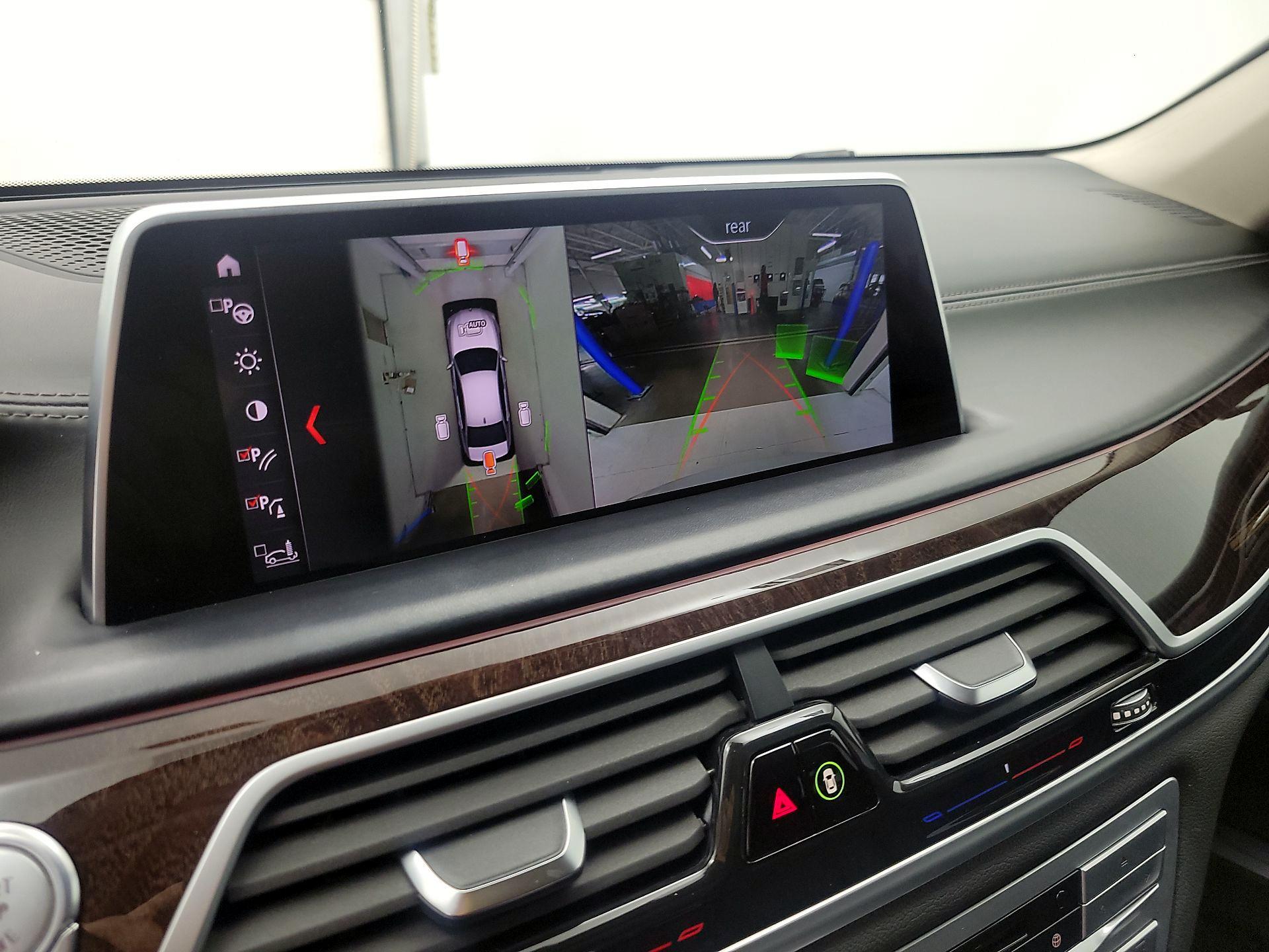 Thumbnail: 2019 BMW 7 Series - 15