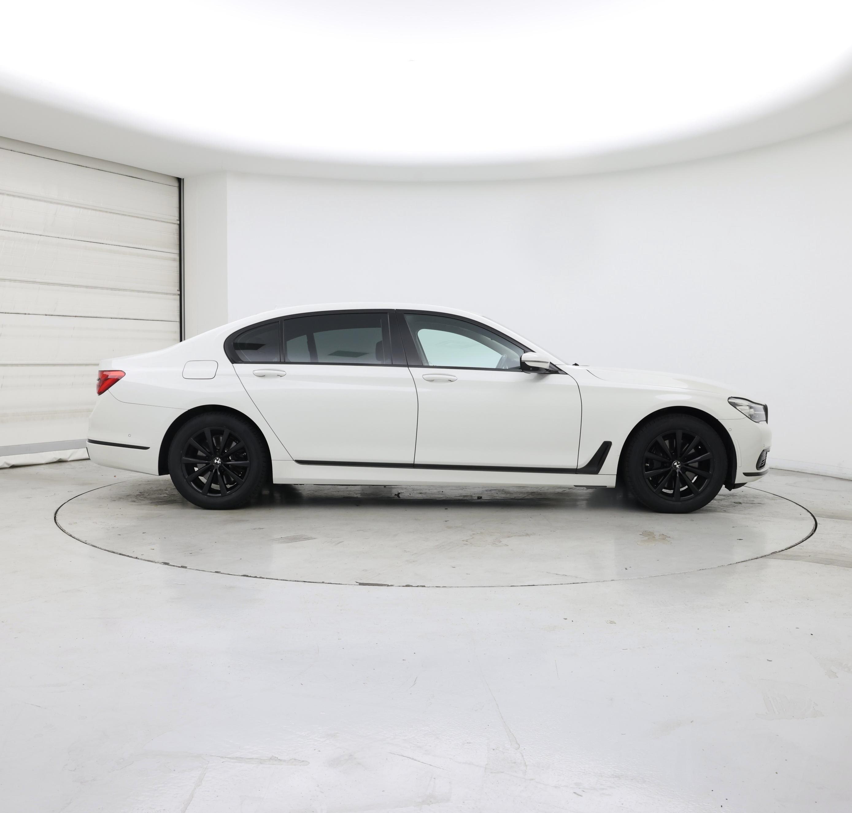 Thumbnail: 2019 BMW 7 Series - 7