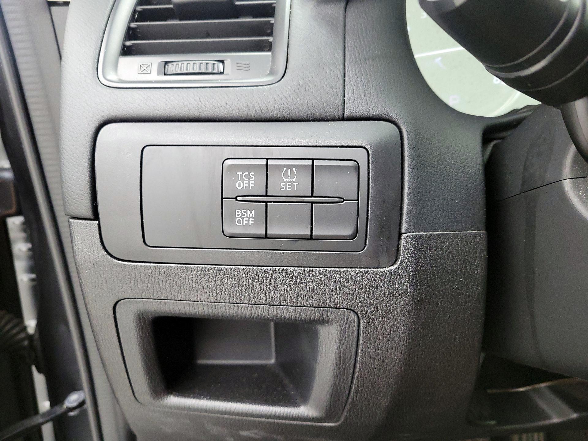 Thumbnail: 2015 Mazda CX-5 - 13