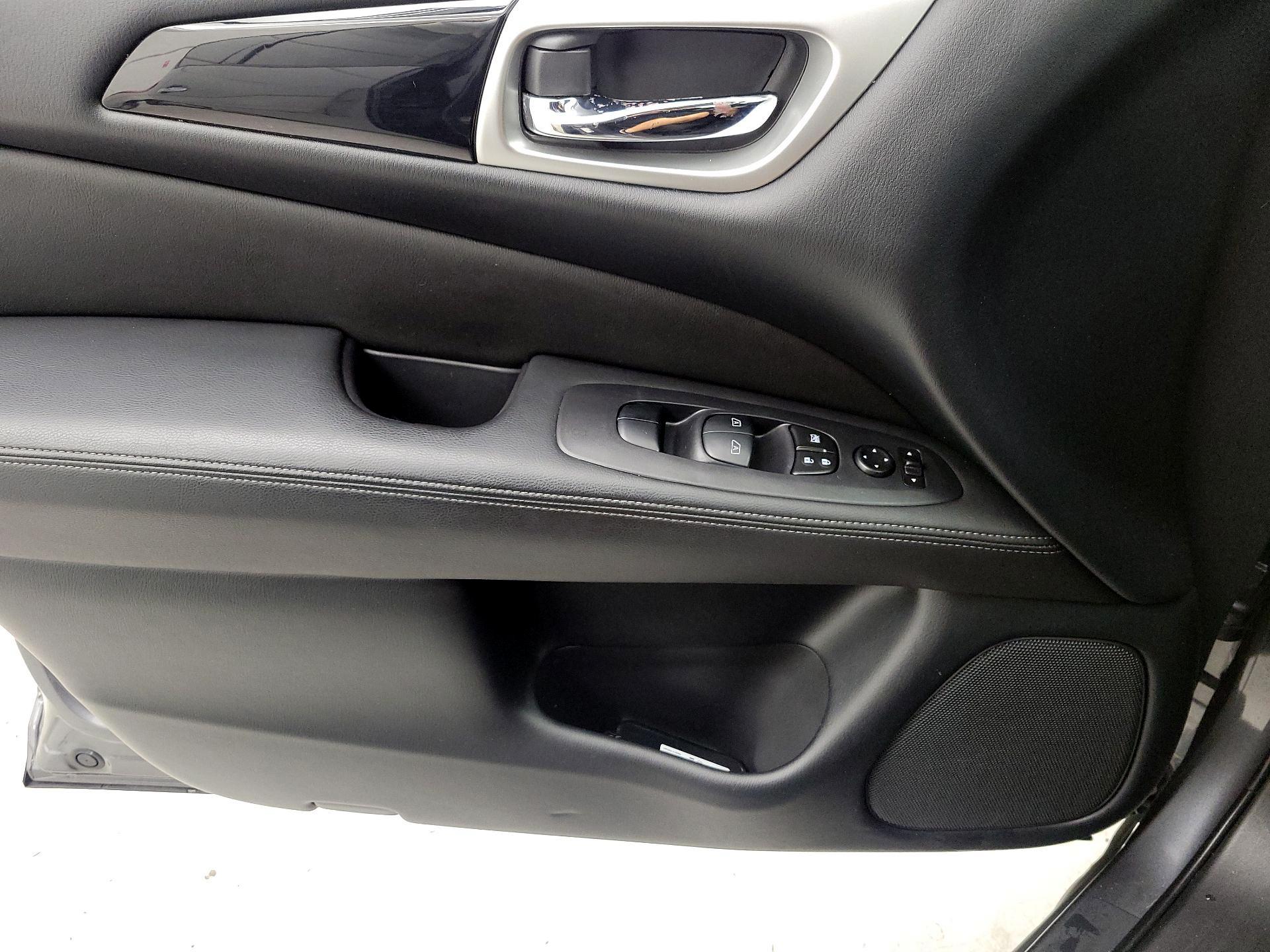 Thumbnail: 2019 Nissan Pathfinder - 12