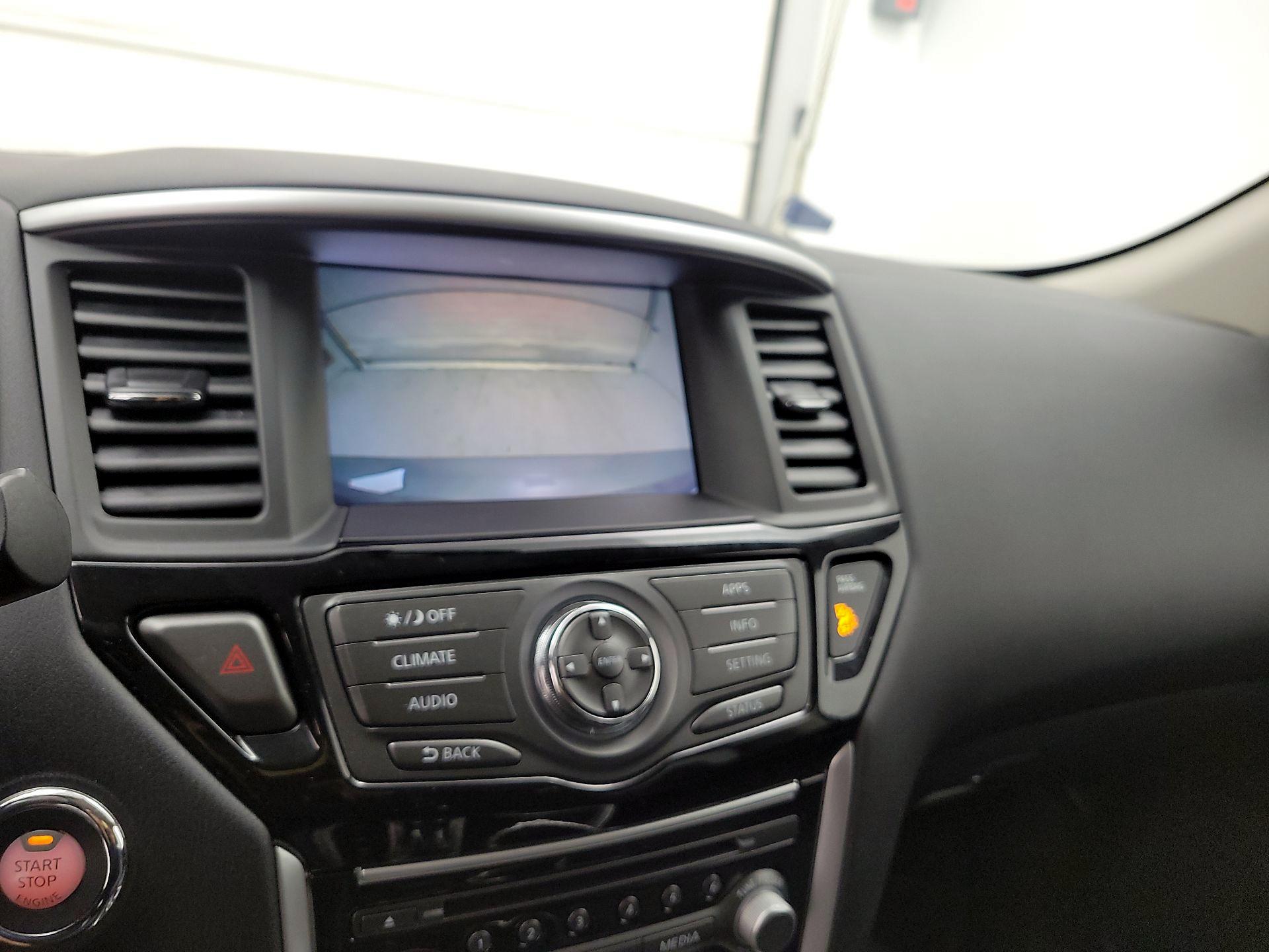 Thumbnail: 2019 Nissan Pathfinder - 14