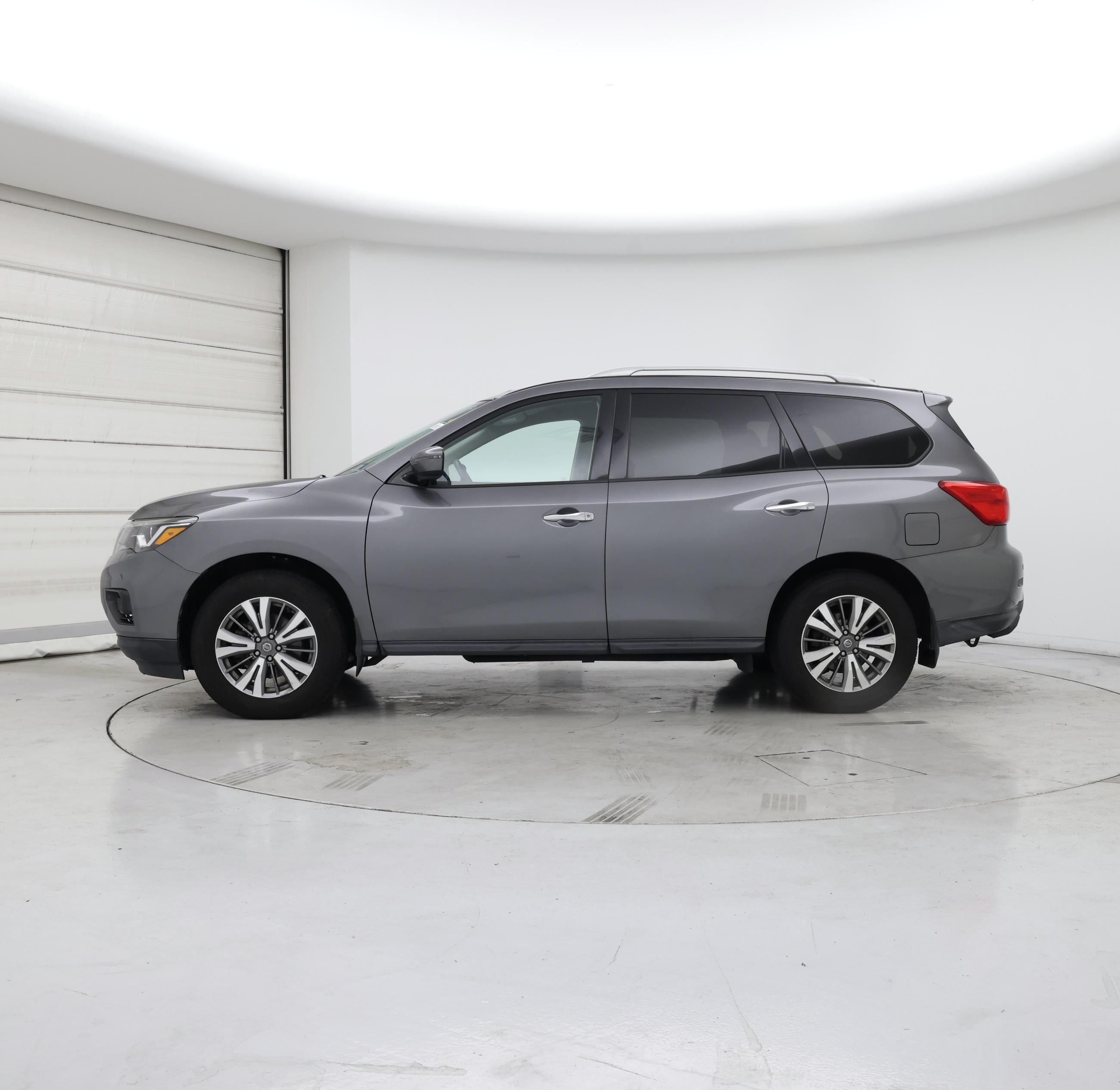 Thumbnail: 2019 Nissan Pathfinder - 3