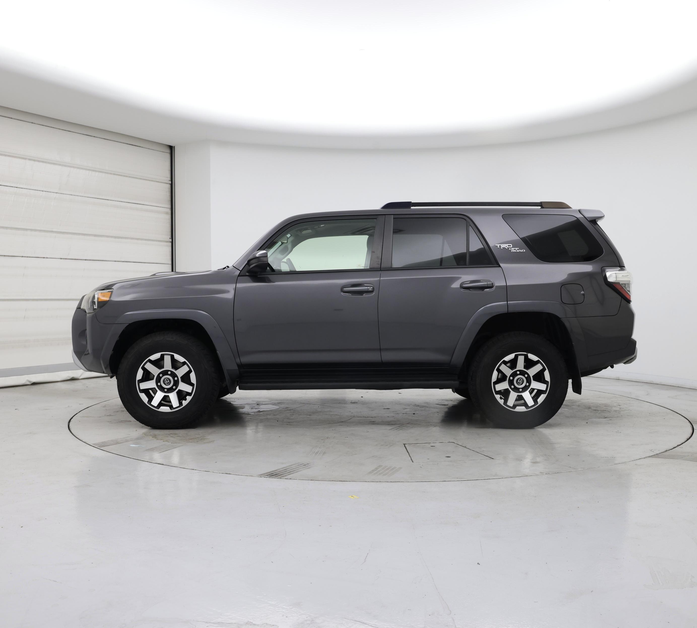 Thumbnail: 2019 Toyota 4Runner - 3