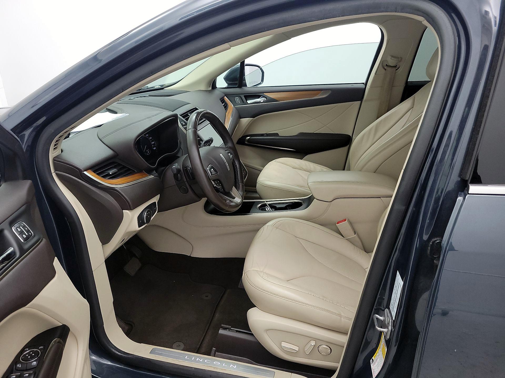 Thumbnail: 2019 Lincoln MKC - 11