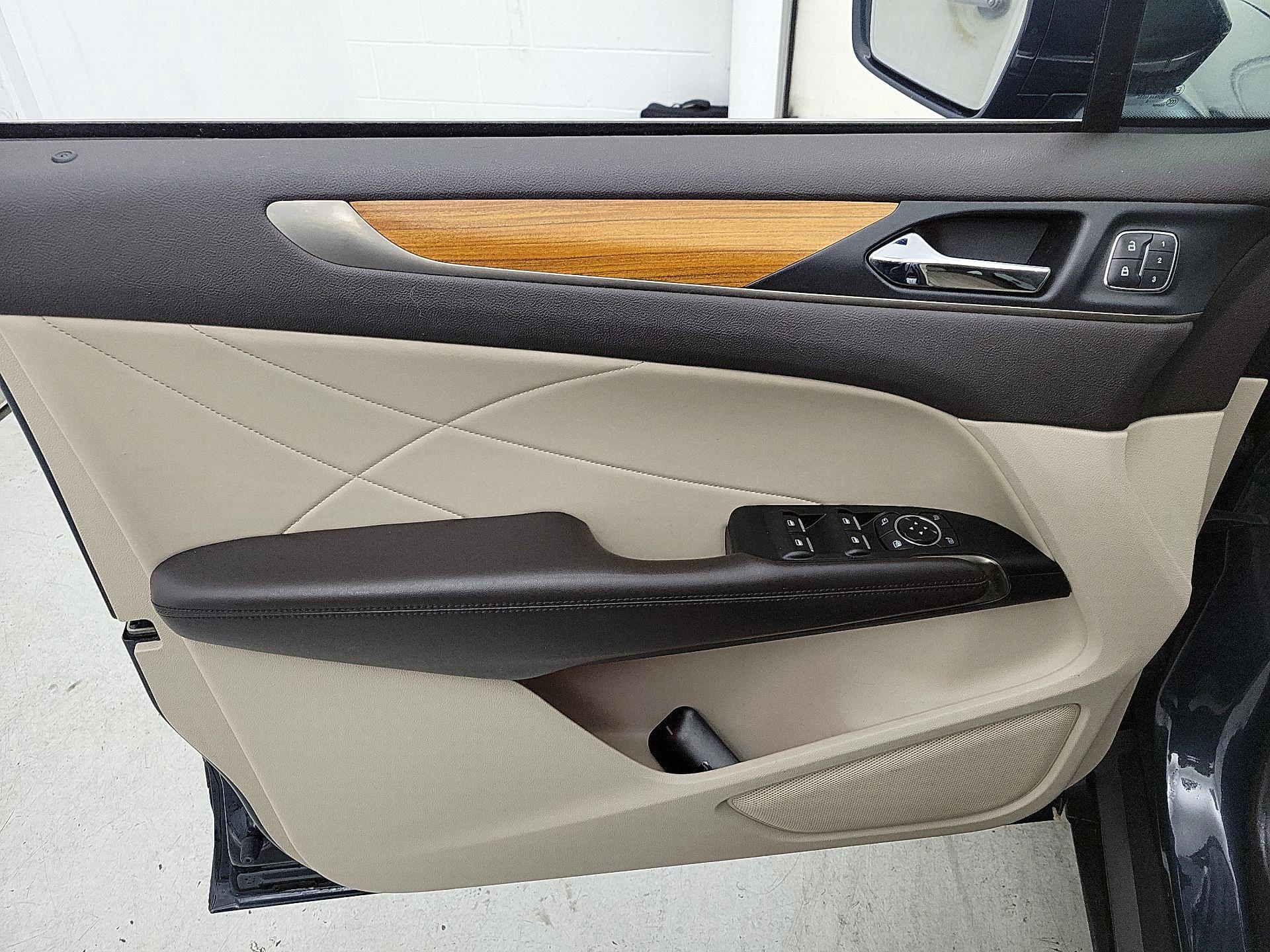 Thumbnail: 2019 Lincoln MKC - 12