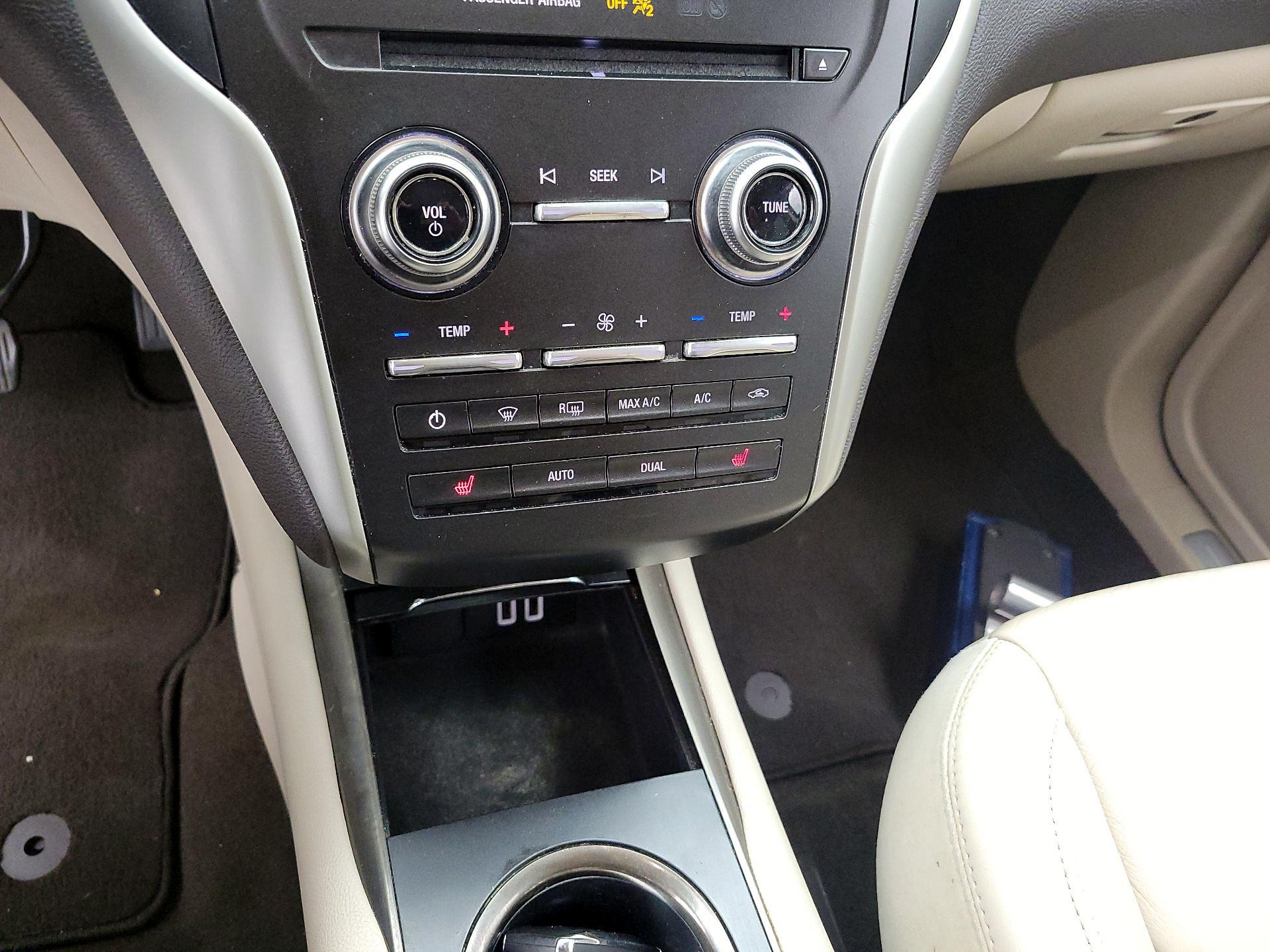 Thumbnail: 2019 Lincoln MKC - 16