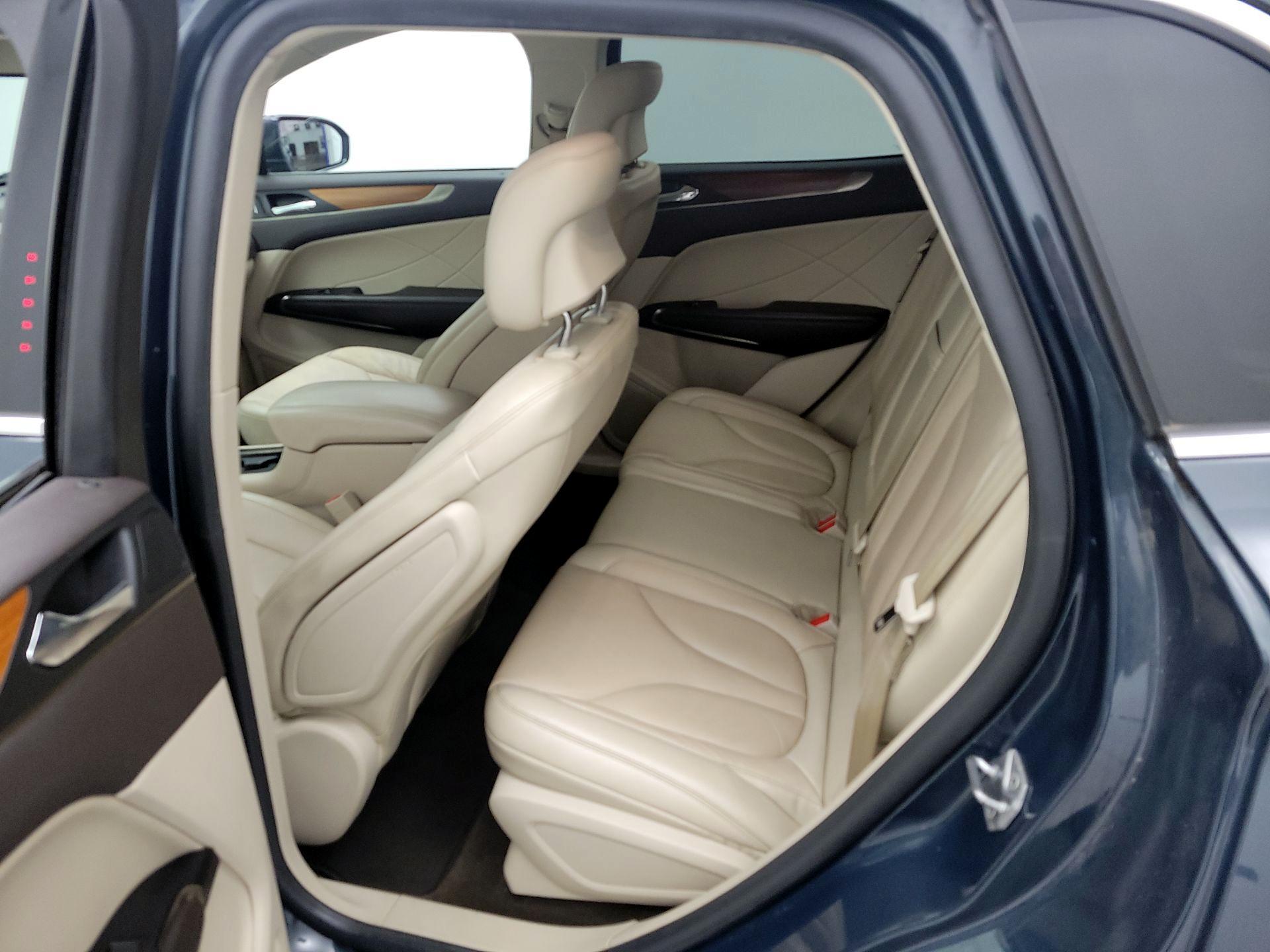 Thumbnail: 2019 Lincoln MKC - 20