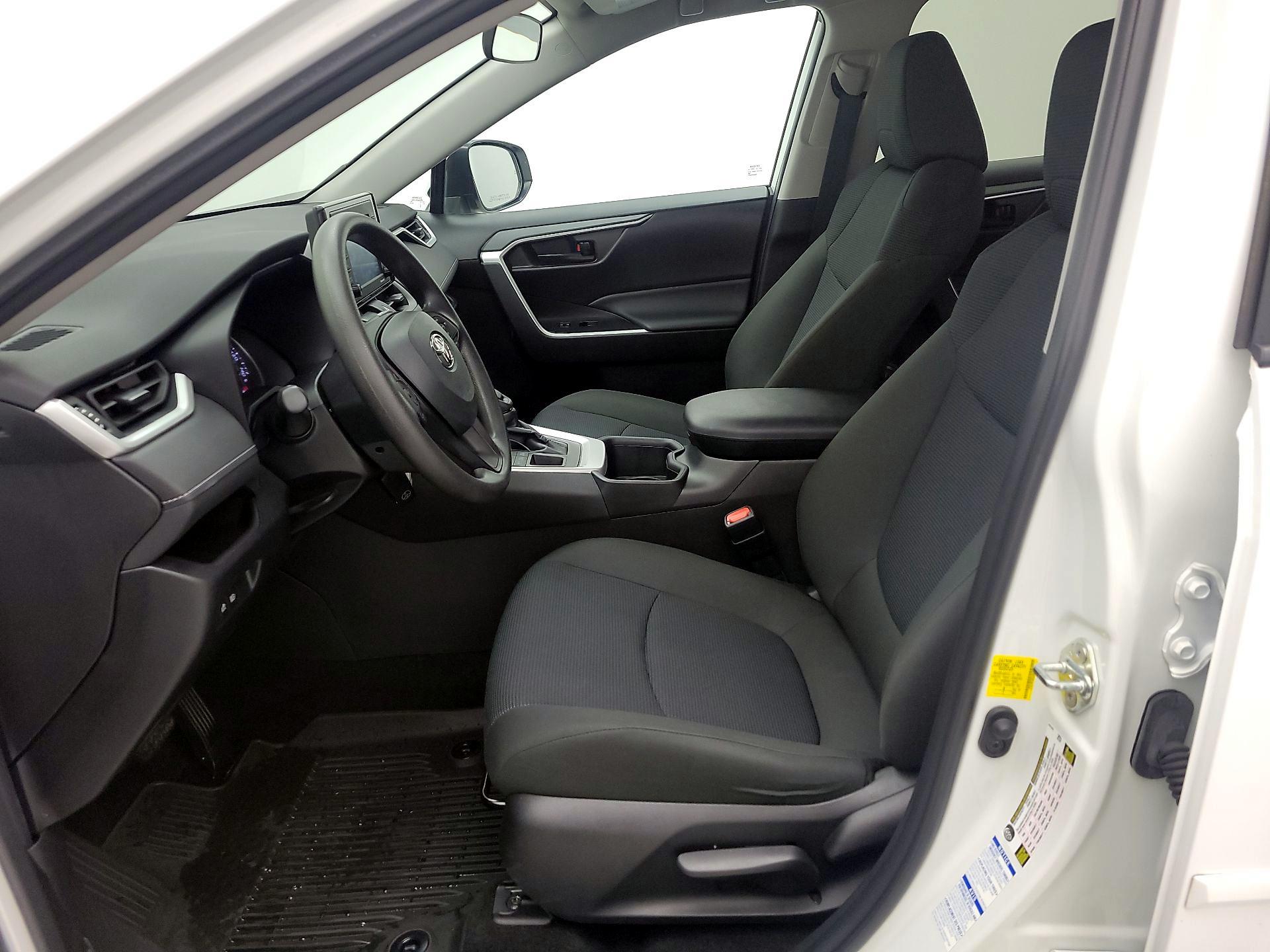 Thumbnail: 2022 Toyota RAV4 - 11