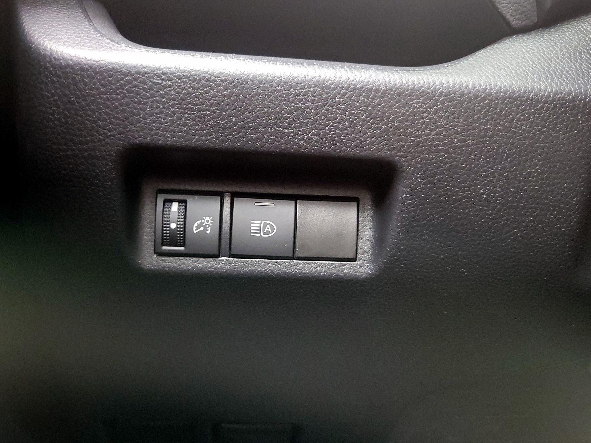 Thumbnail: 2022 Toyota RAV4 - 13