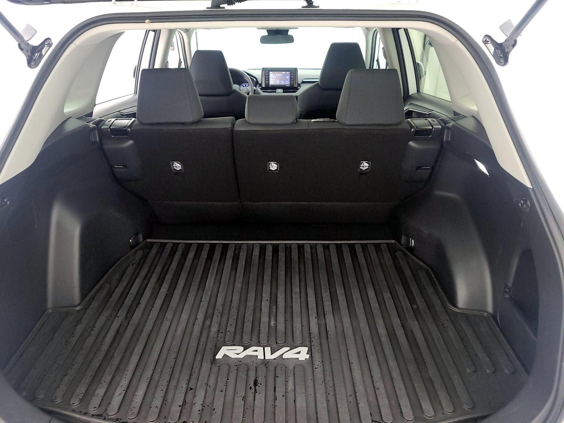 Thumbnail: 2022 Toyota RAV4 - 20