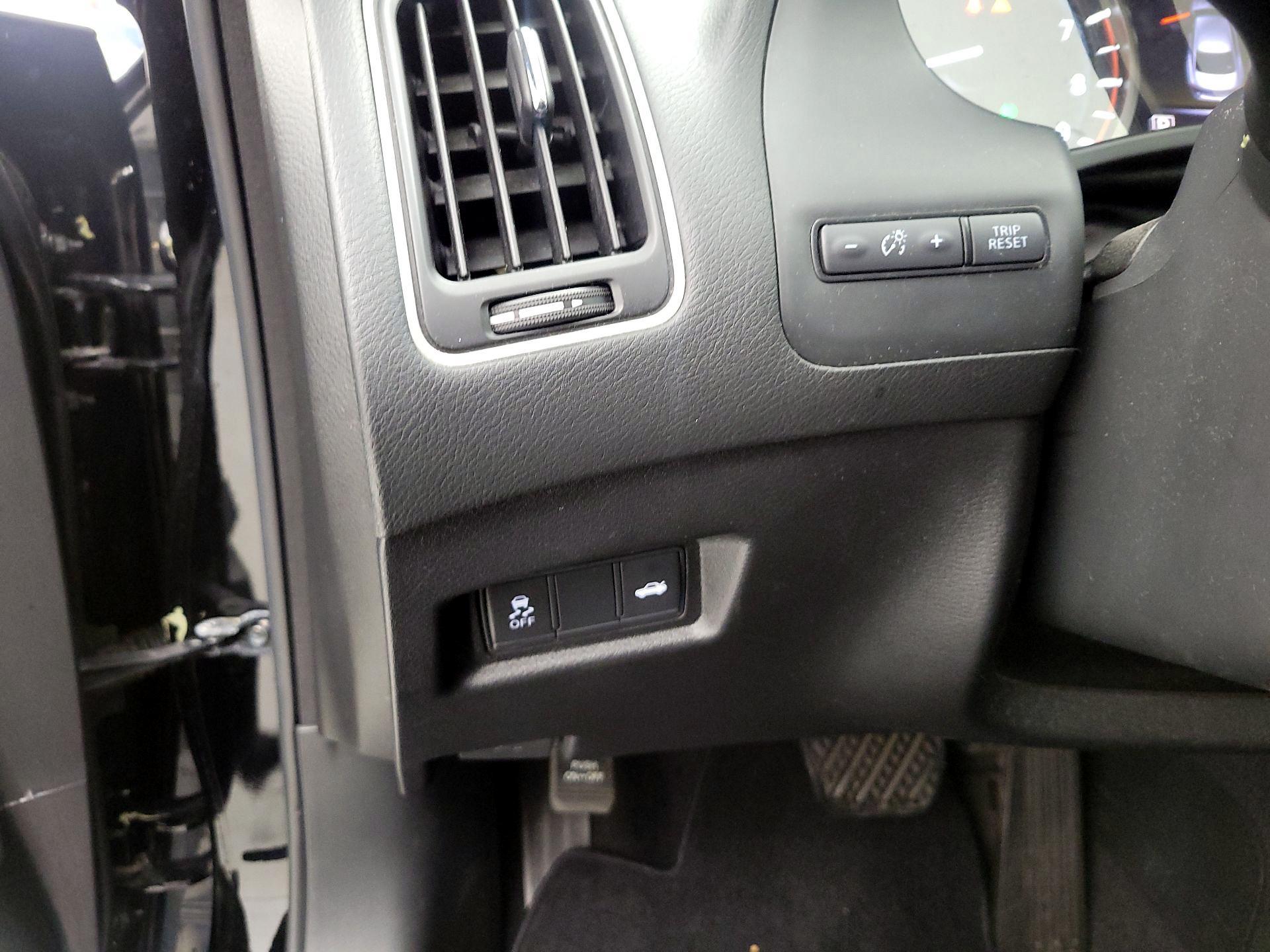 Thumbnail: 2019 INFINITI Q50 - 13