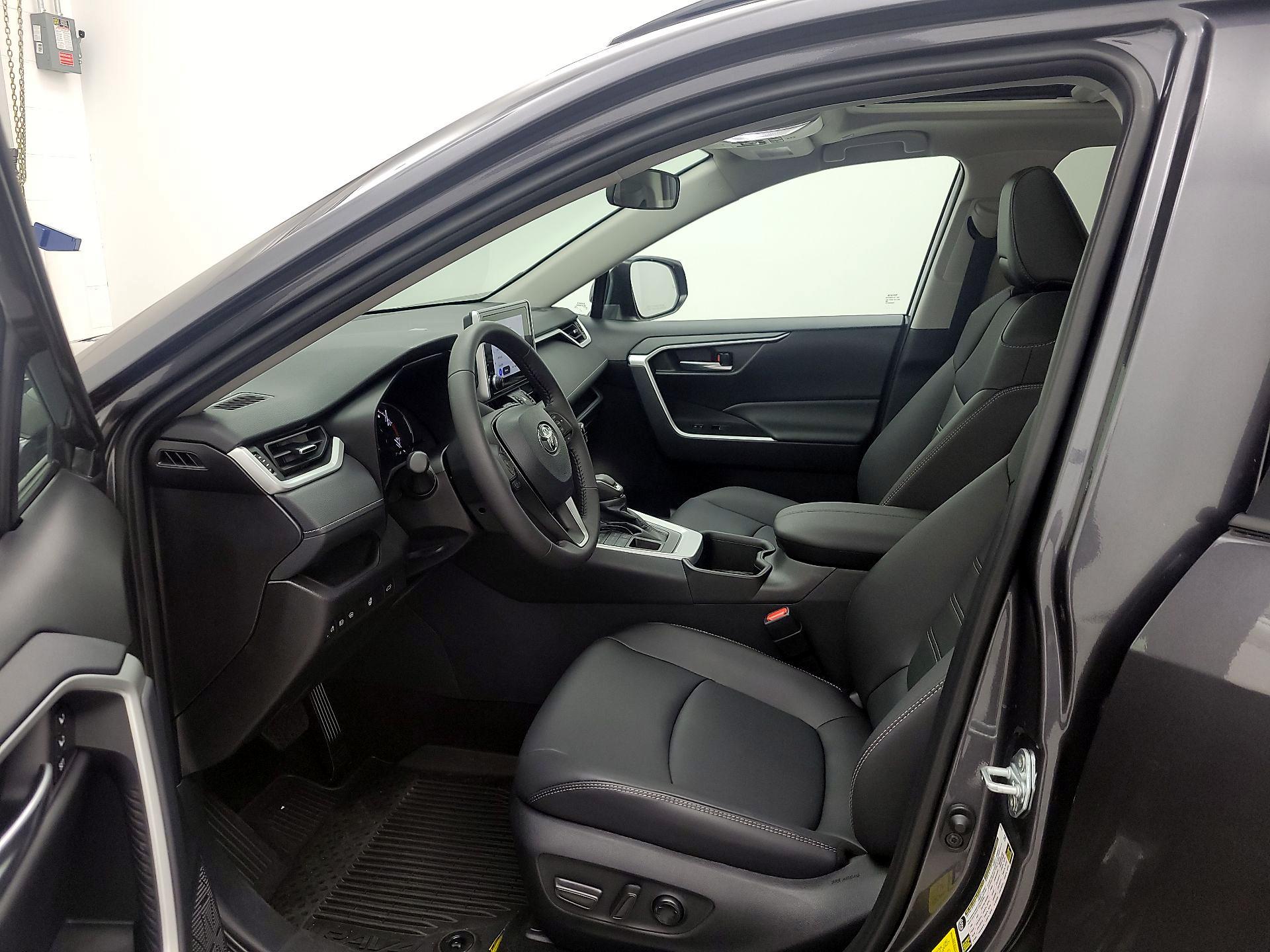 Thumbnail: 2024 Toyota RAV4 - 11