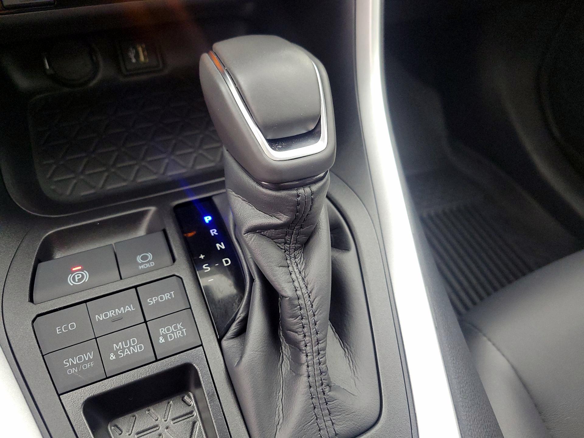 Thumbnail: 2024 Toyota RAV4 - 17