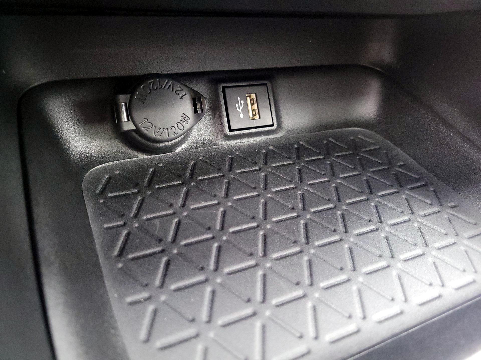 Thumbnail: 2024 Toyota RAV4 - 18