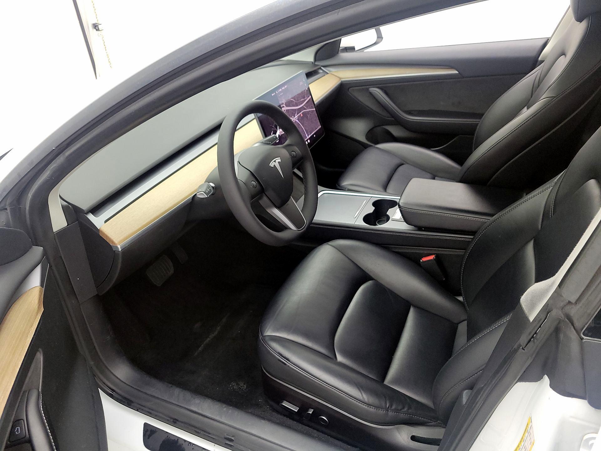 Thumbnail: 2022 Tesla Model 3 - 11