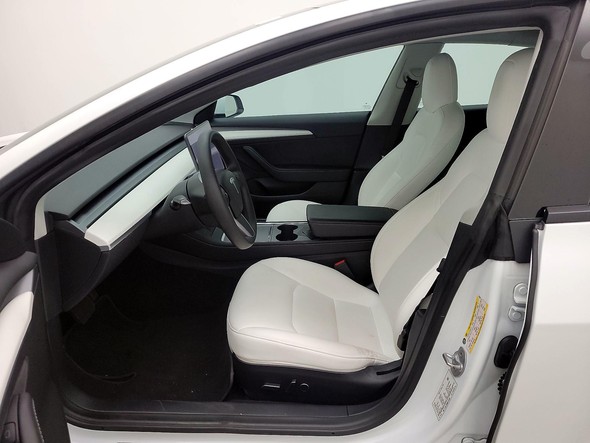 Thumbnail: 2022 Tesla Model 3 - 11