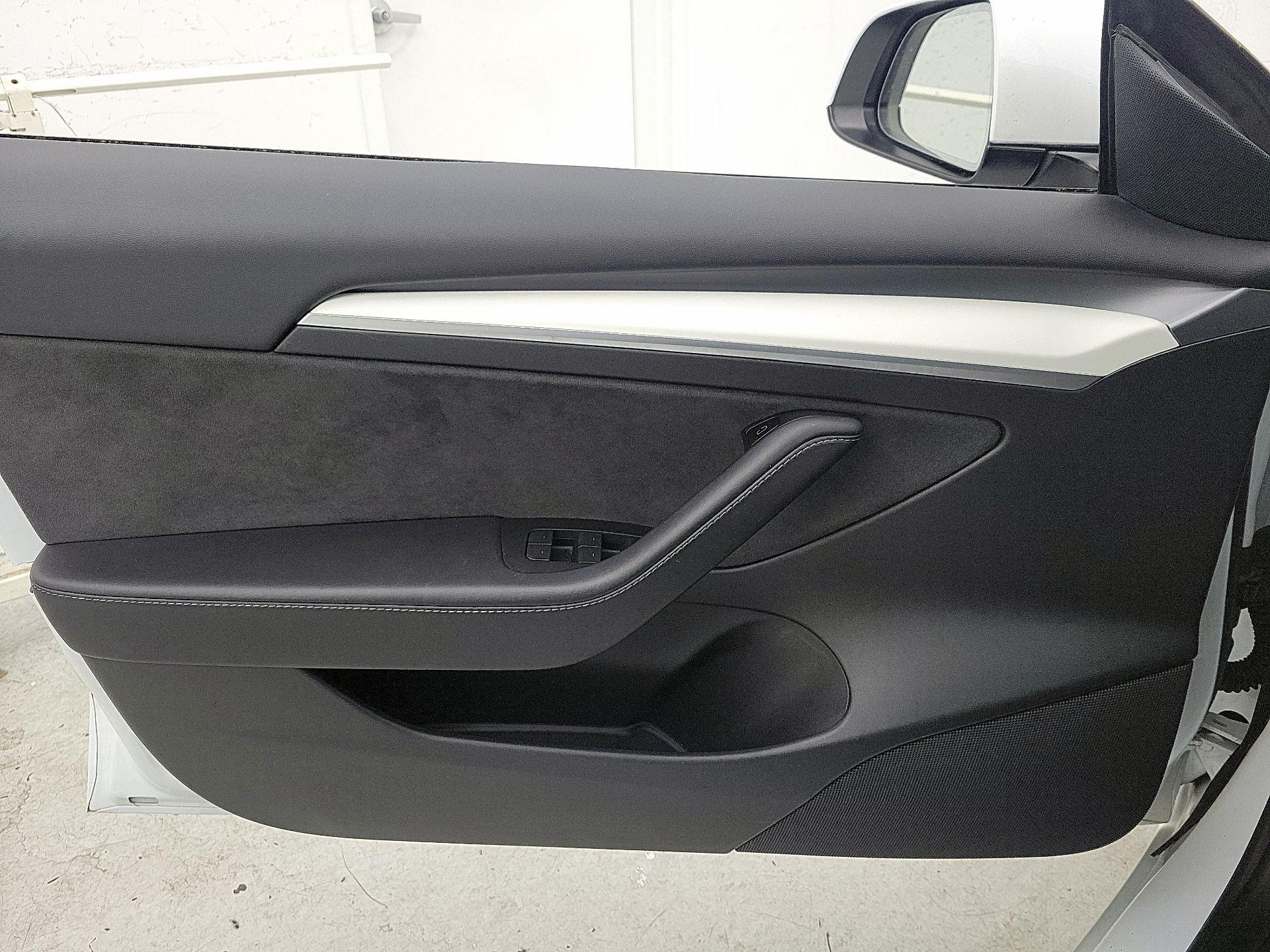 Thumbnail: 2022 Tesla Model 3 - 12