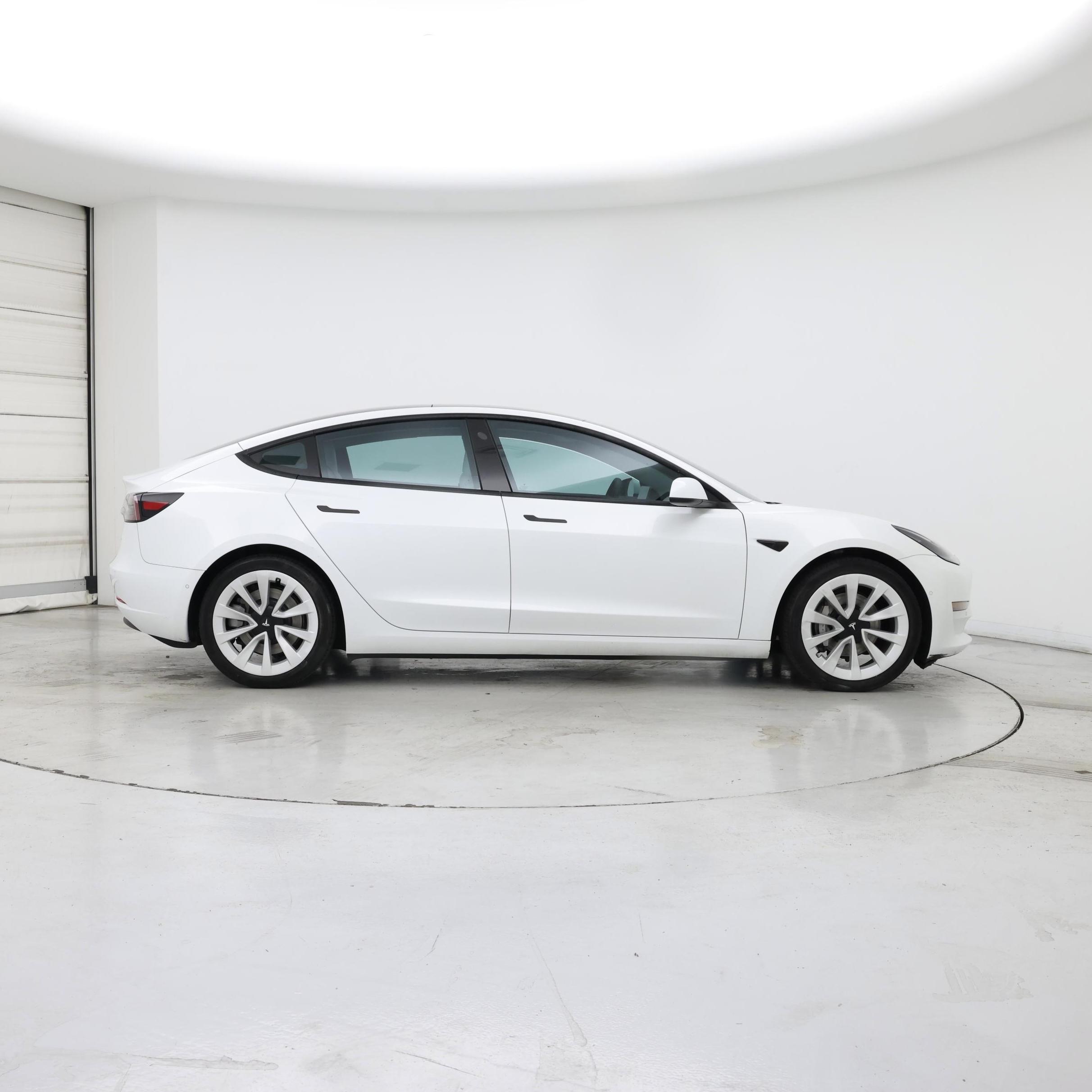 Thumbnail: 2022 Tesla Model 3 - 7