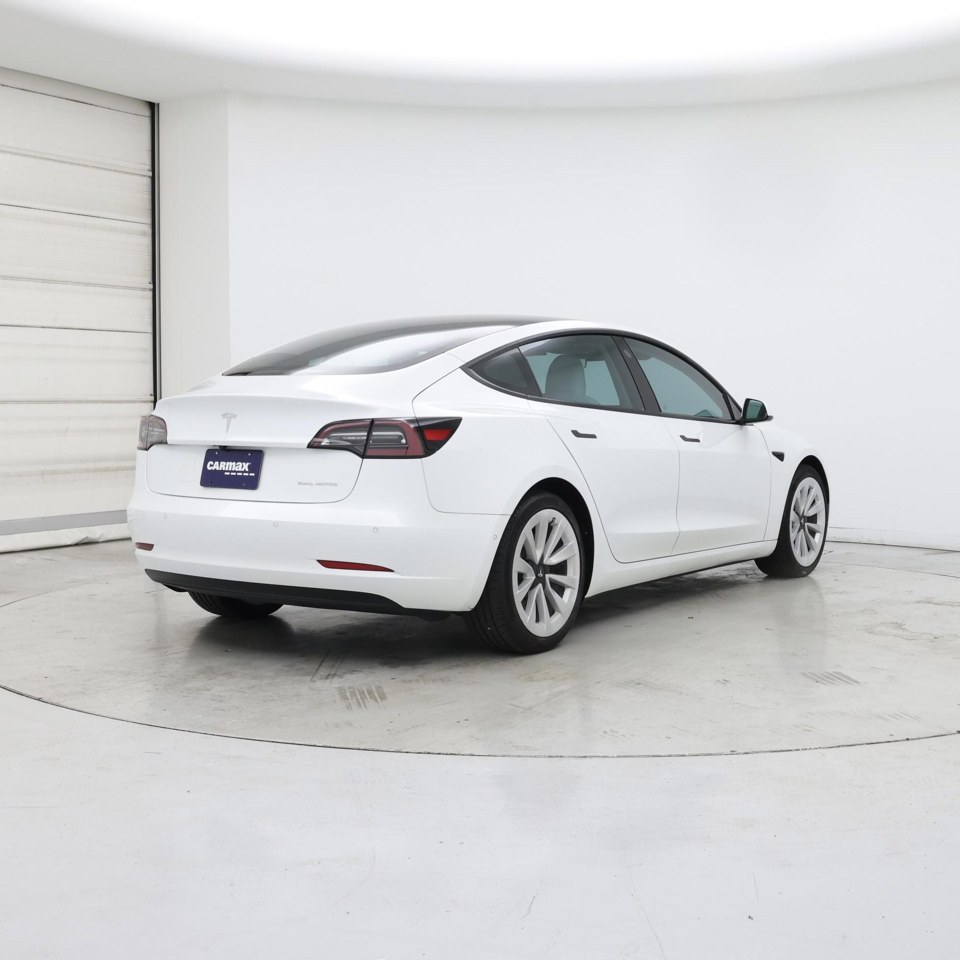 Thumbnail: 2022 Tesla Model 3 - 8