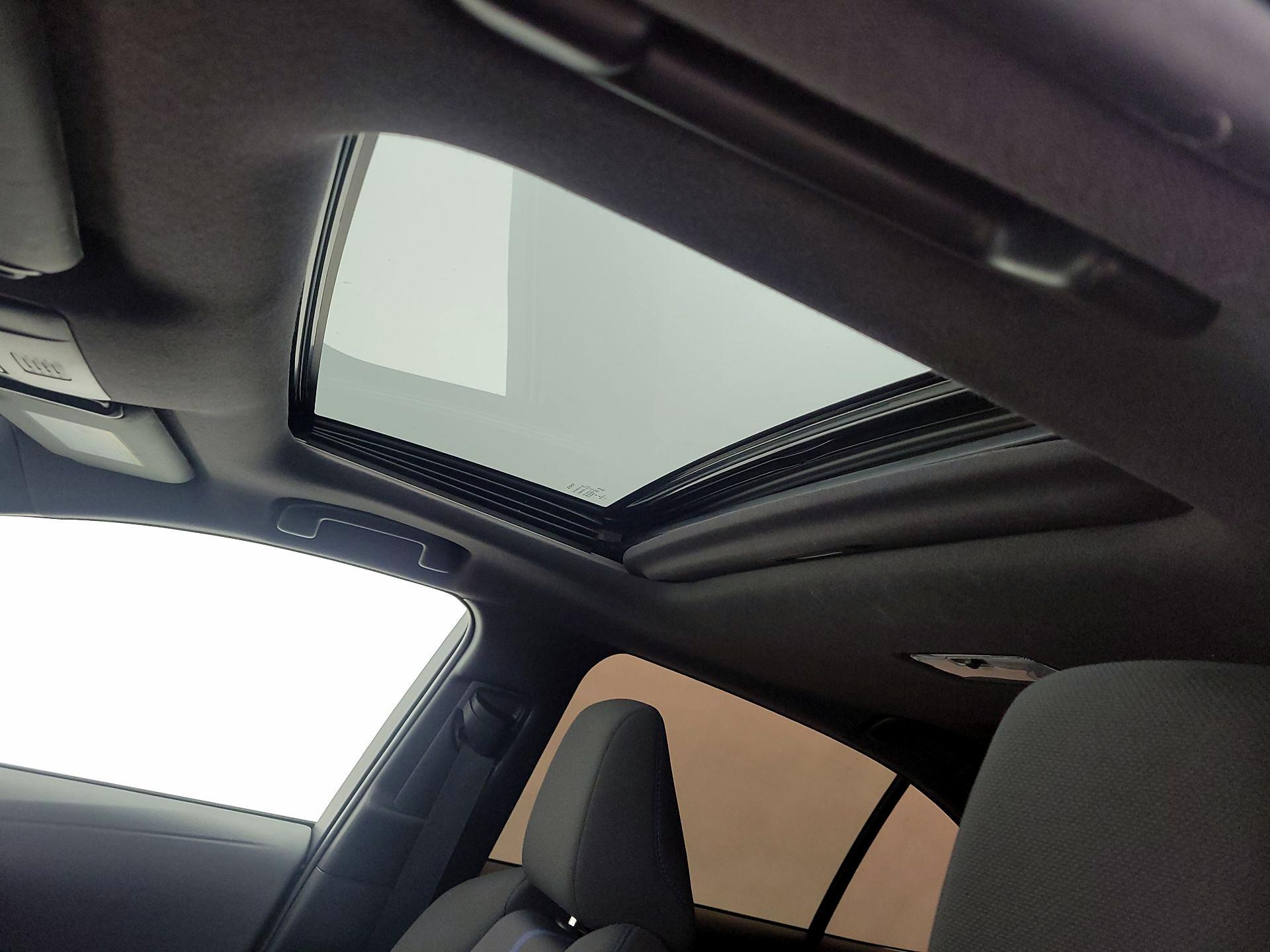 Thumbnail: 2022 Toyota Corolla - 18