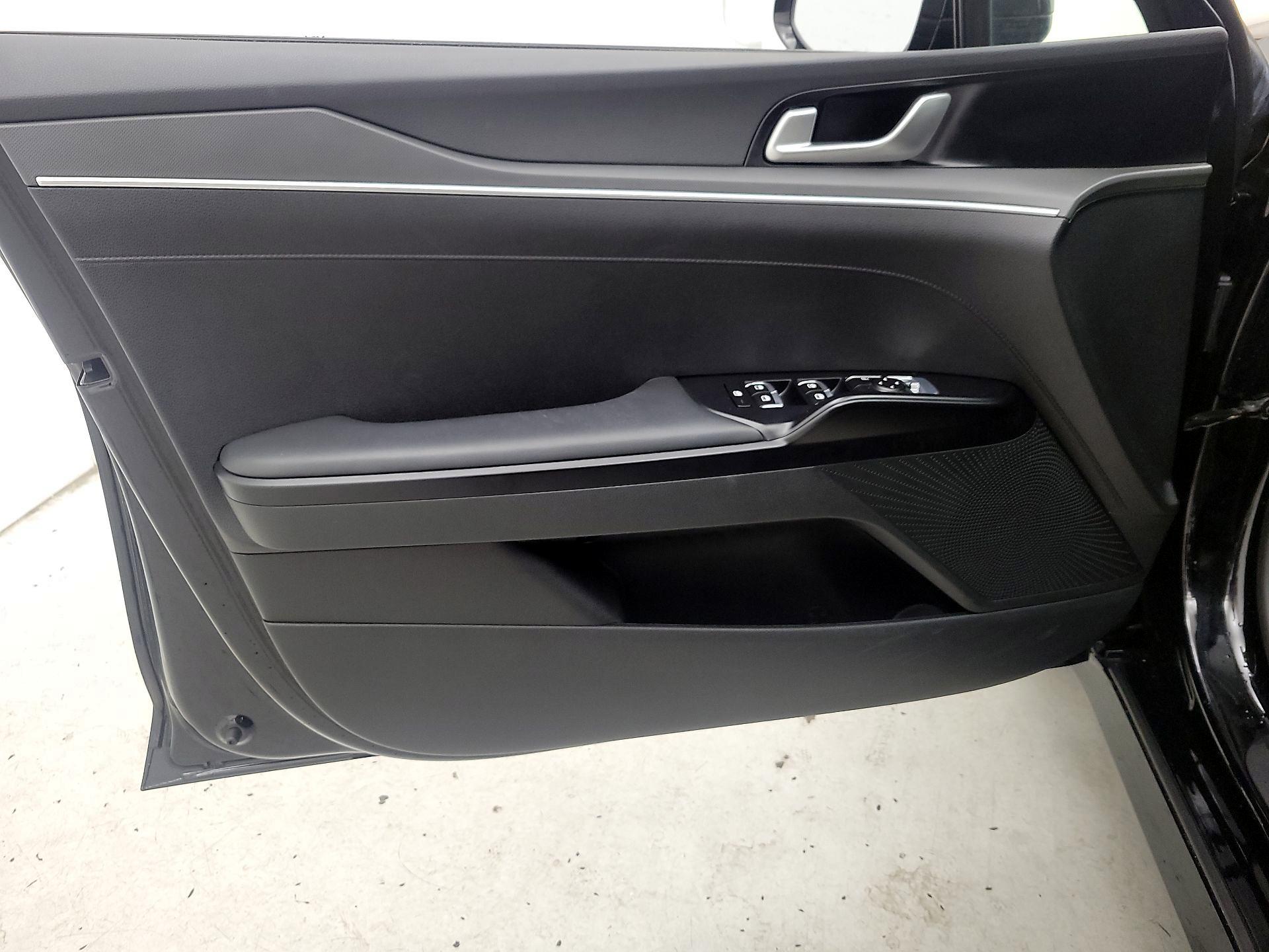 Thumbnail: 2023 Kia K5 - 12