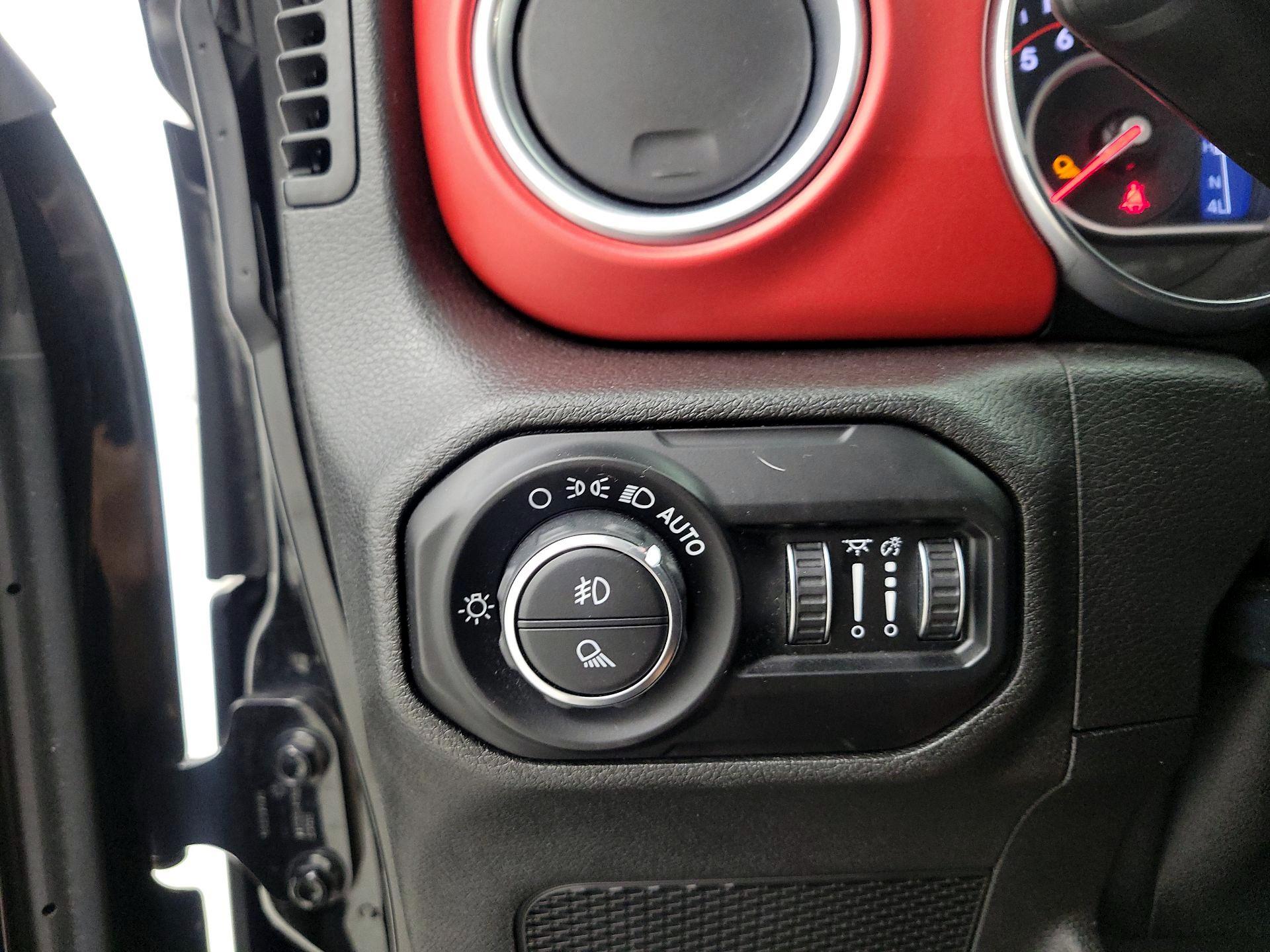 Thumbnail: 2020 Jeep Gladiator - 13