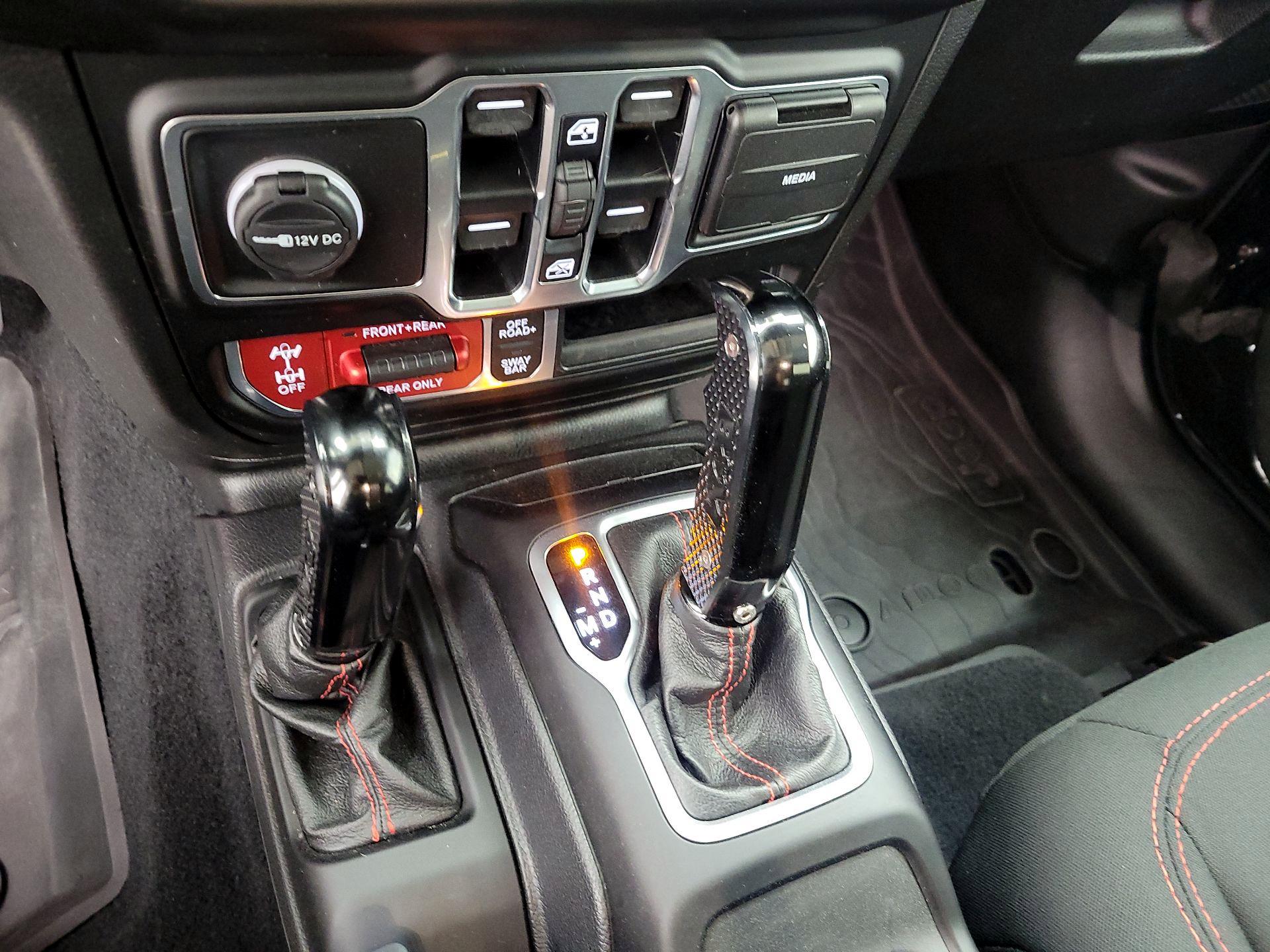 Thumbnail: 2020 Jeep Gladiator - 17