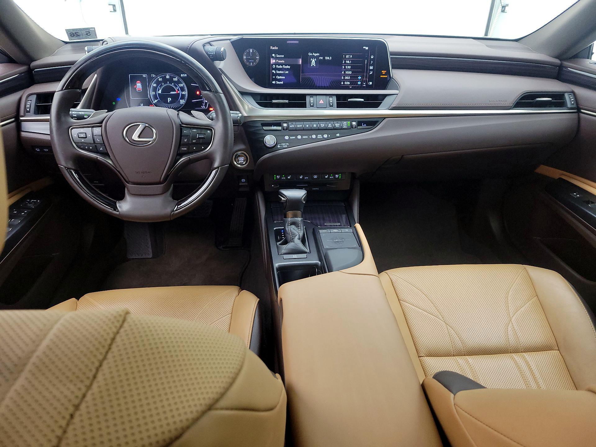 Thumbnail: 2021 Lexus ES - 9
