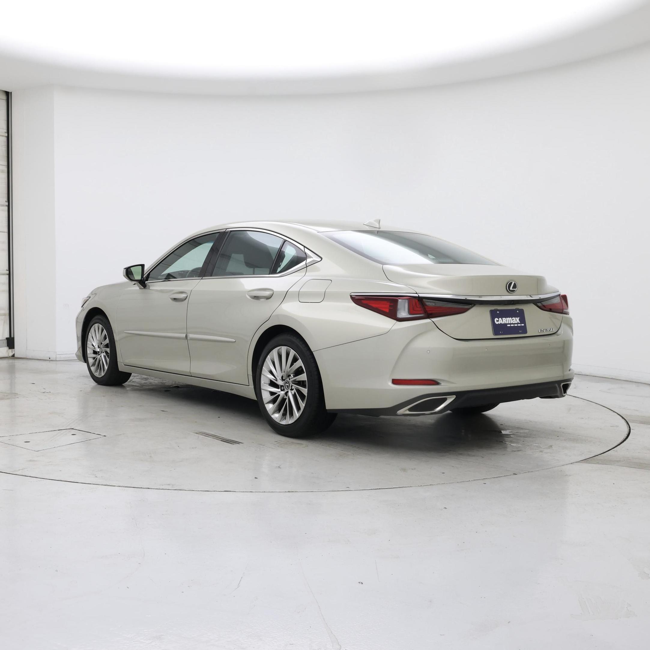 Thumbnail: 2021 Lexus ES - 2