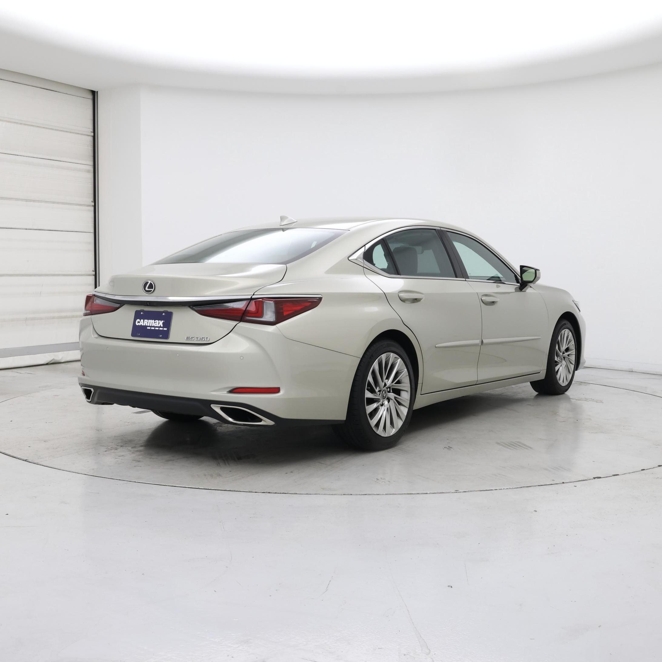 Thumbnail: 2021 Lexus ES - 8
