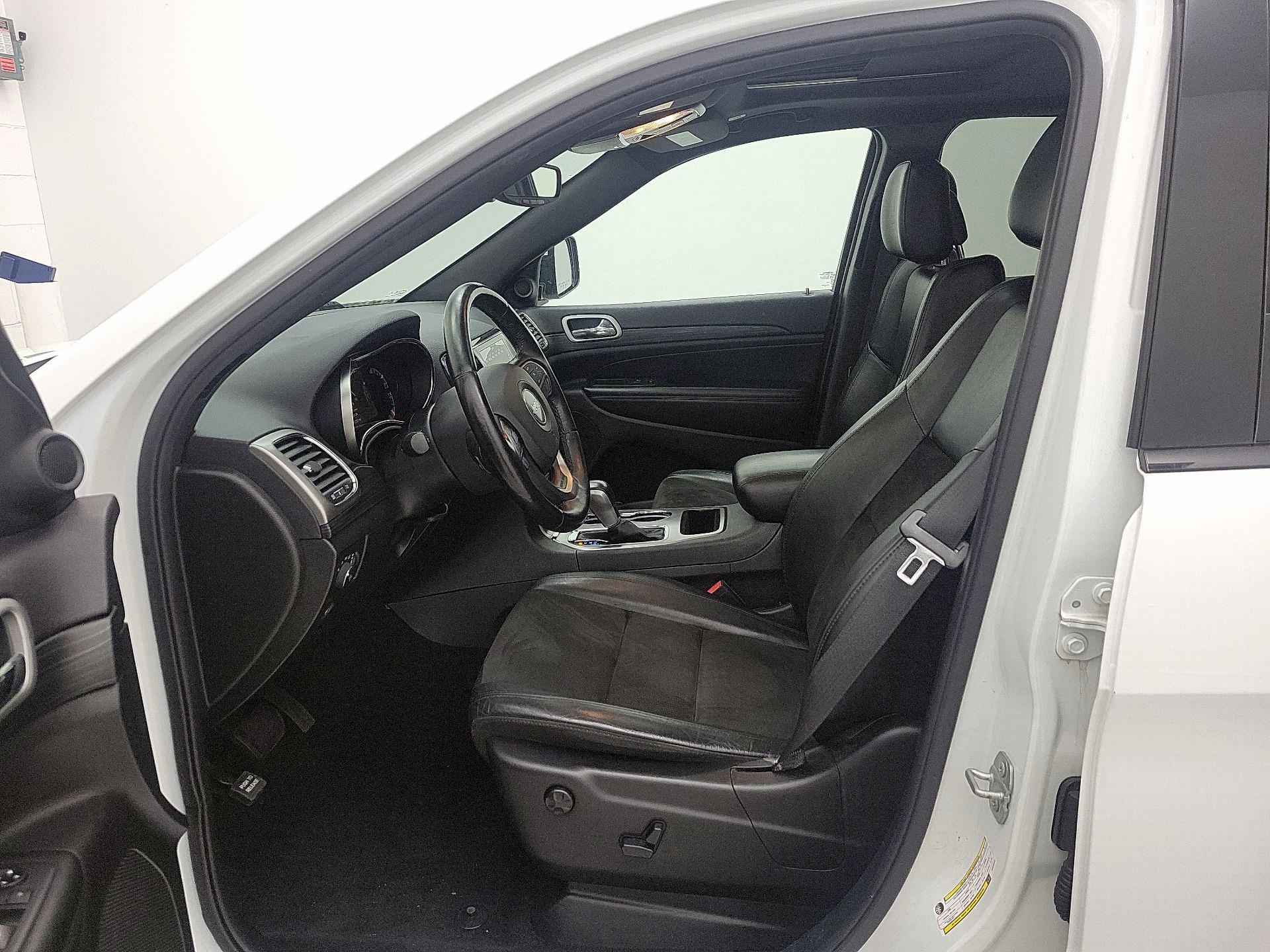 Thumbnail: 2020 Jeep Grand Cherokee - 11