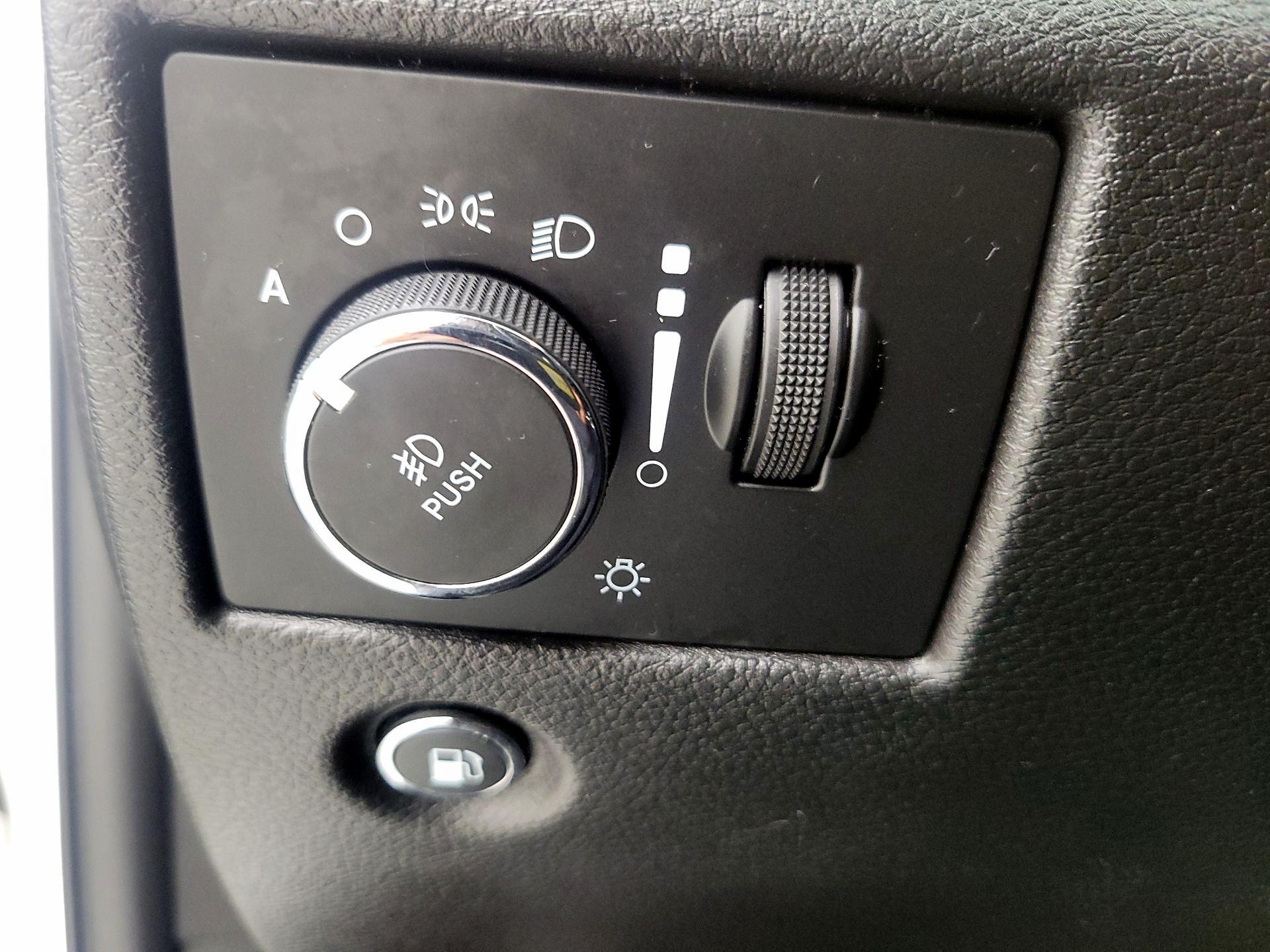 Thumbnail: 2020 Jeep Grand Cherokee - 13