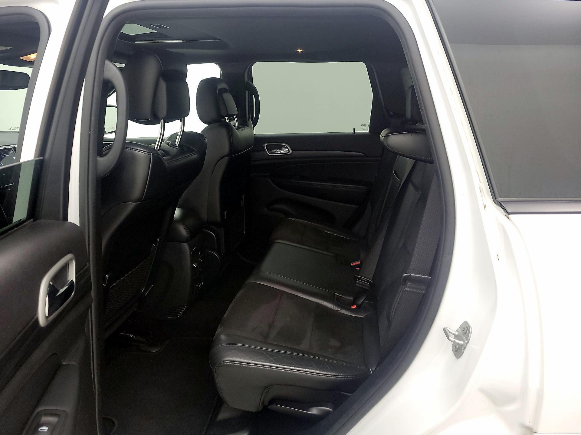 Thumbnail: 2020 Jeep Grand Cherokee - 20