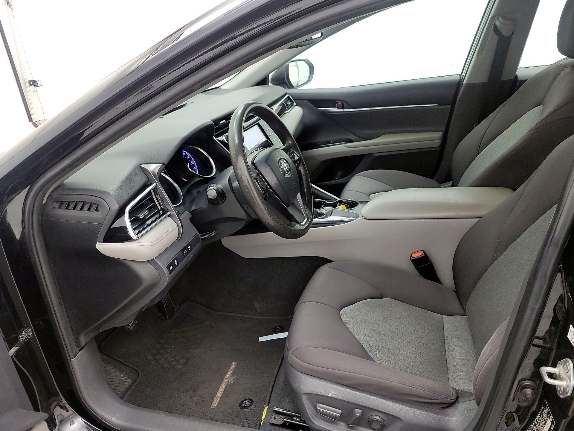 Thumbnail: 2018 Toyota Camry - 11