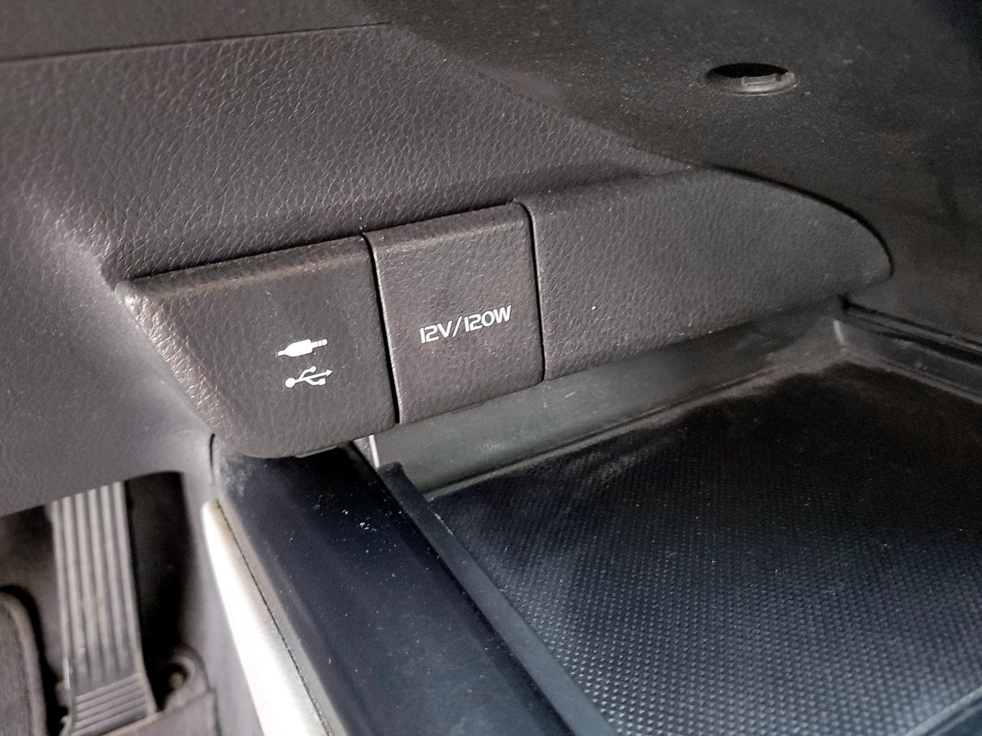 Thumbnail: 2018 Toyota Camry - 18