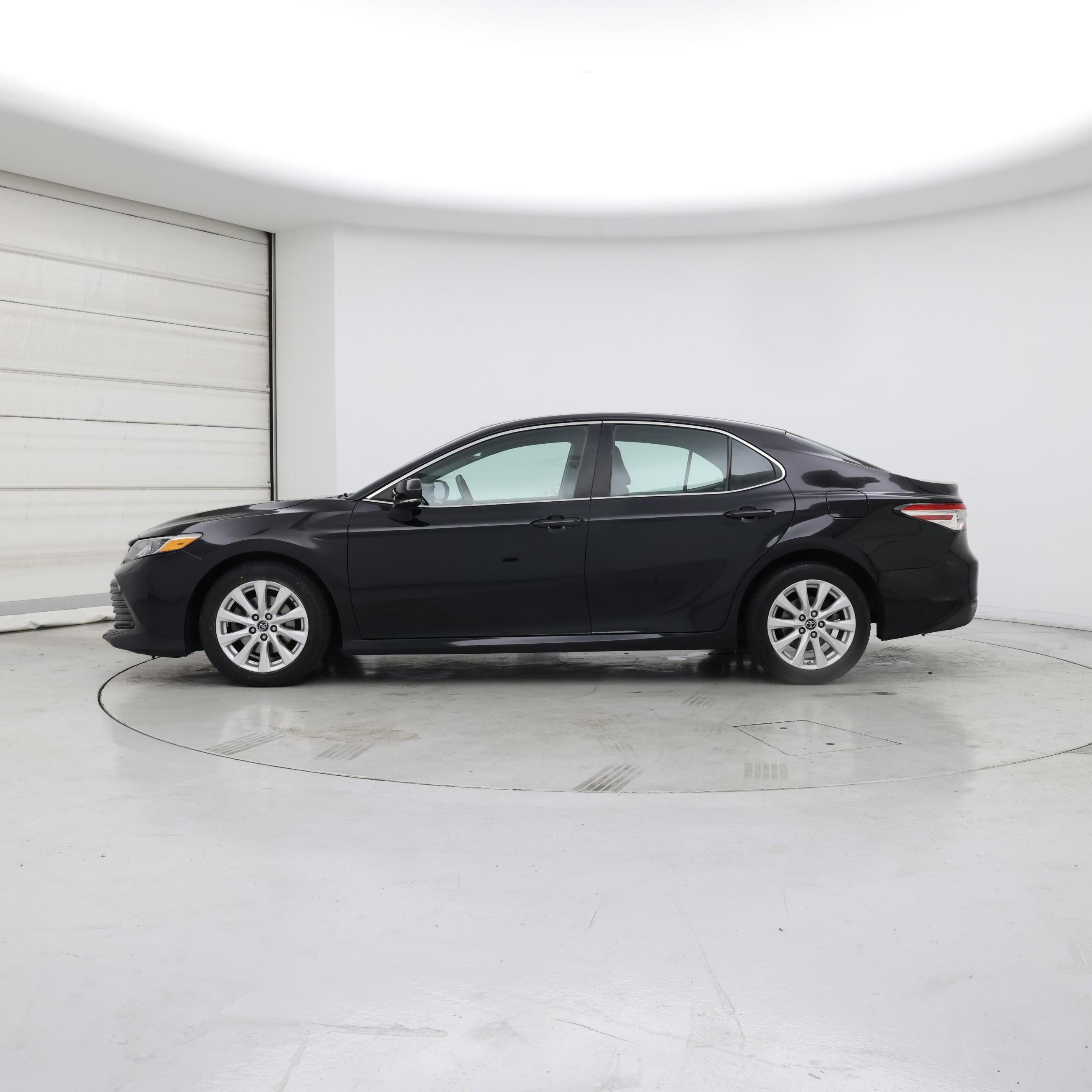 Thumbnail: 2018 Toyota Camry - 3