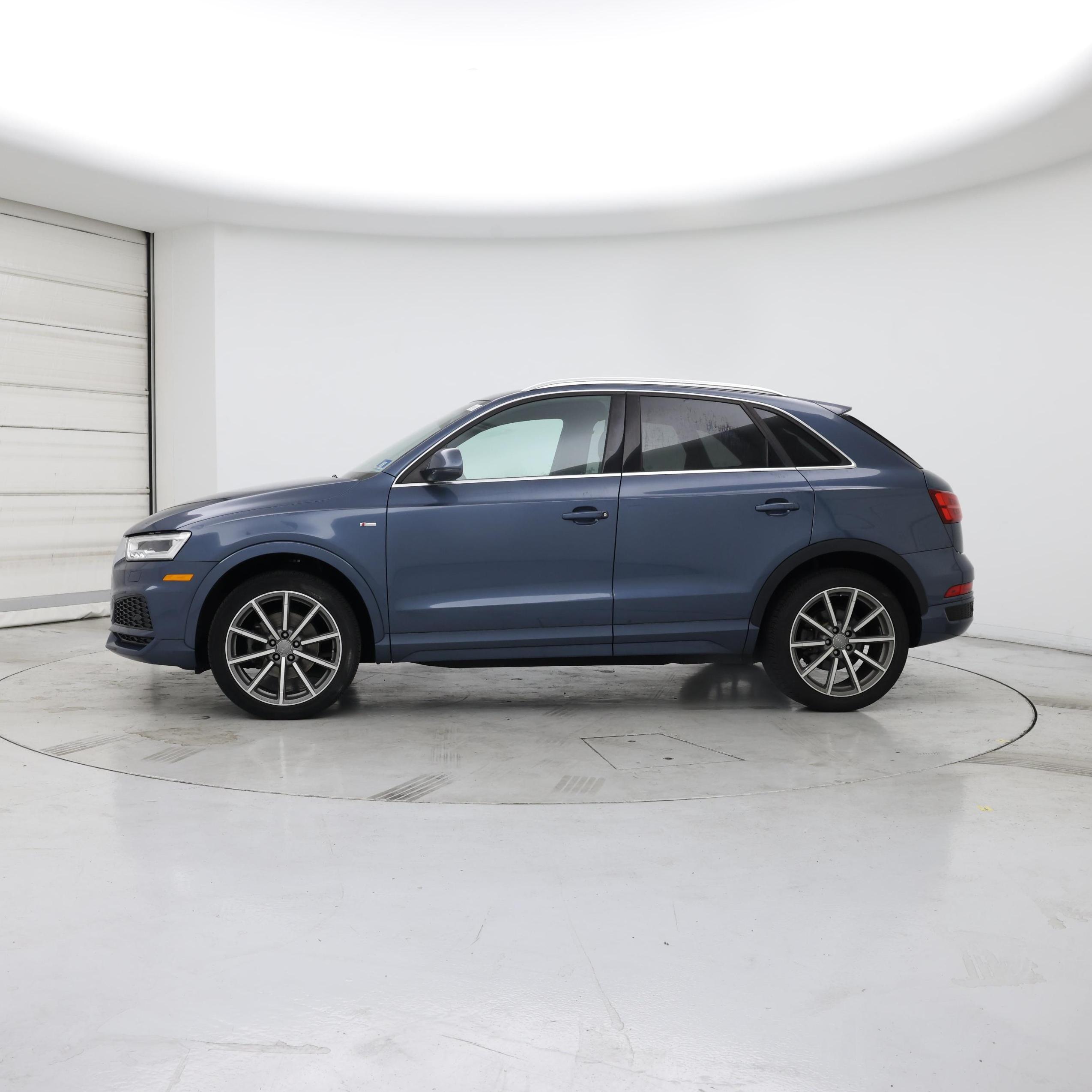 Thumbnail: 2018 Audi Q3 - 3