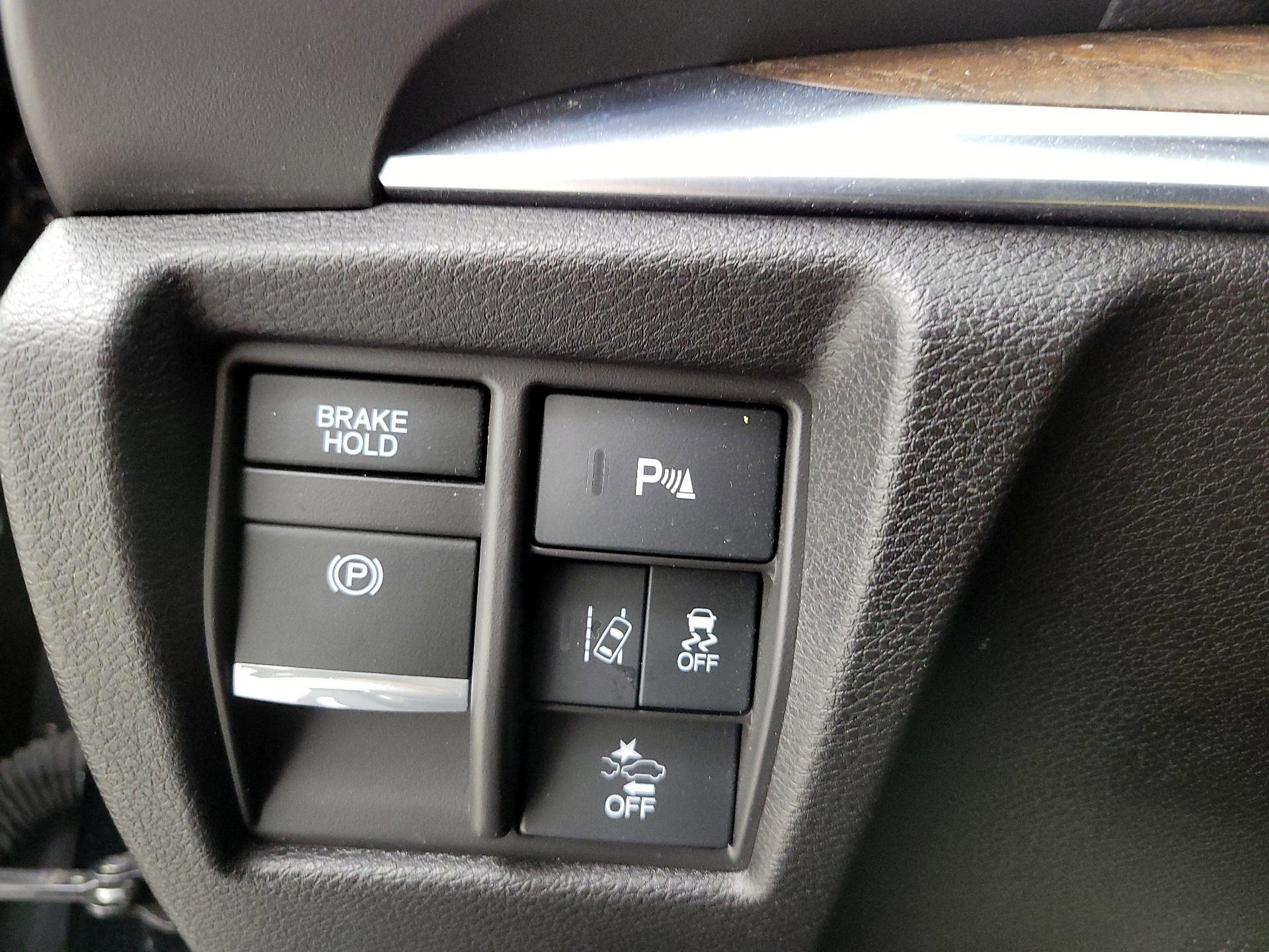 Thumbnail: 2019 Acura MDX - 13