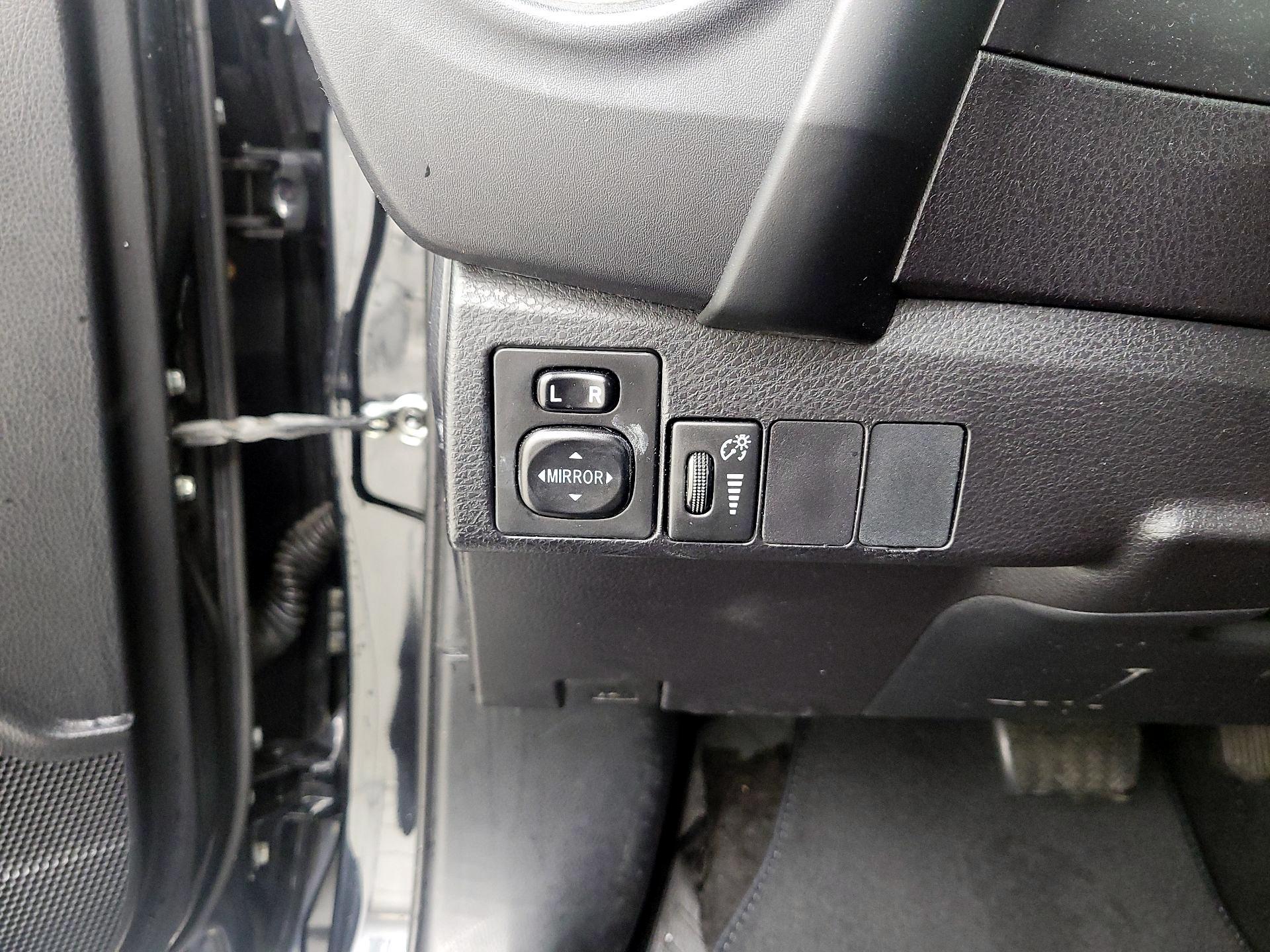 Thumbnail: 2017 Toyota Corolla - 13