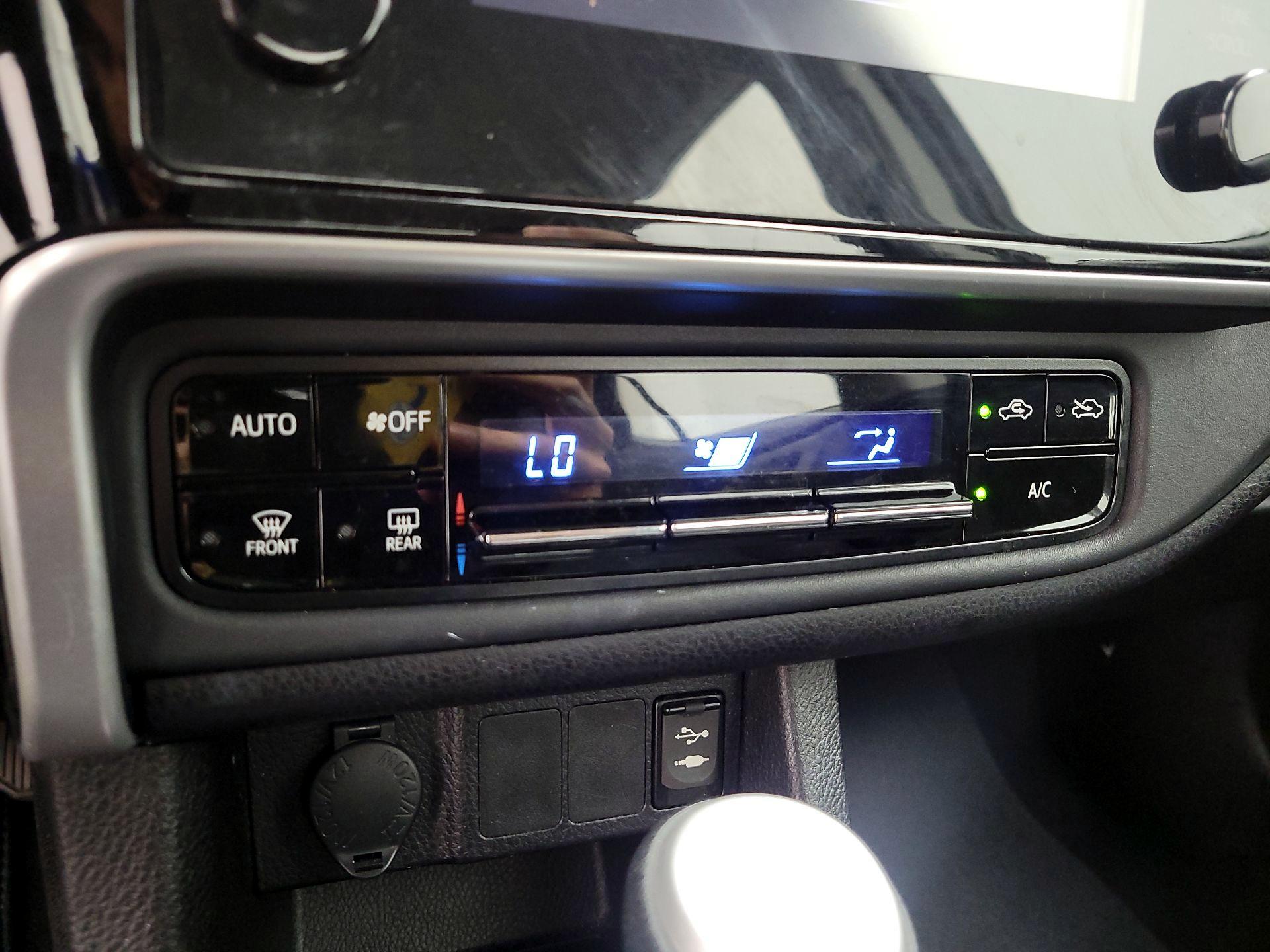 Thumbnail: 2017 Toyota Corolla - 16