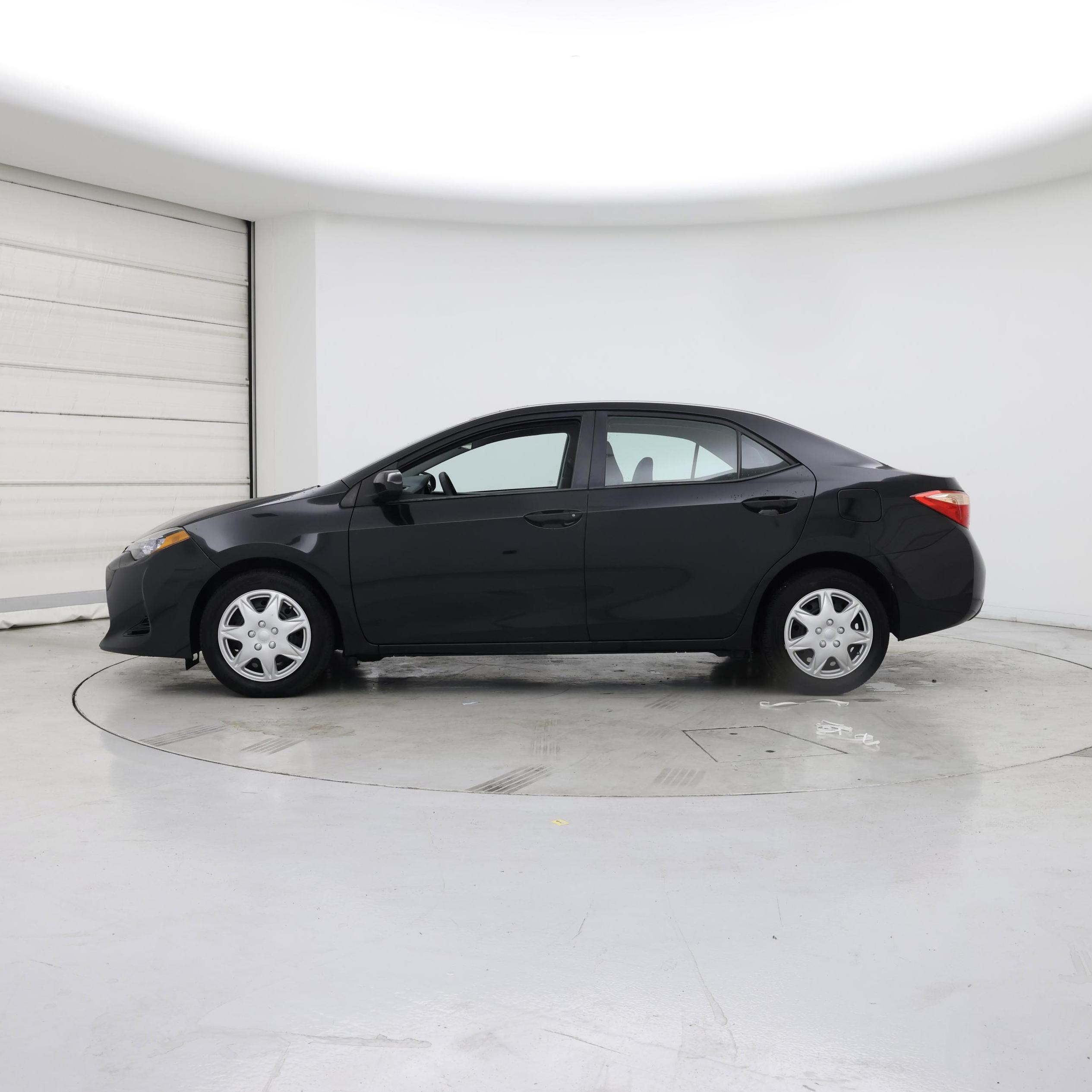 Thumbnail: 2017 Toyota Corolla - 3