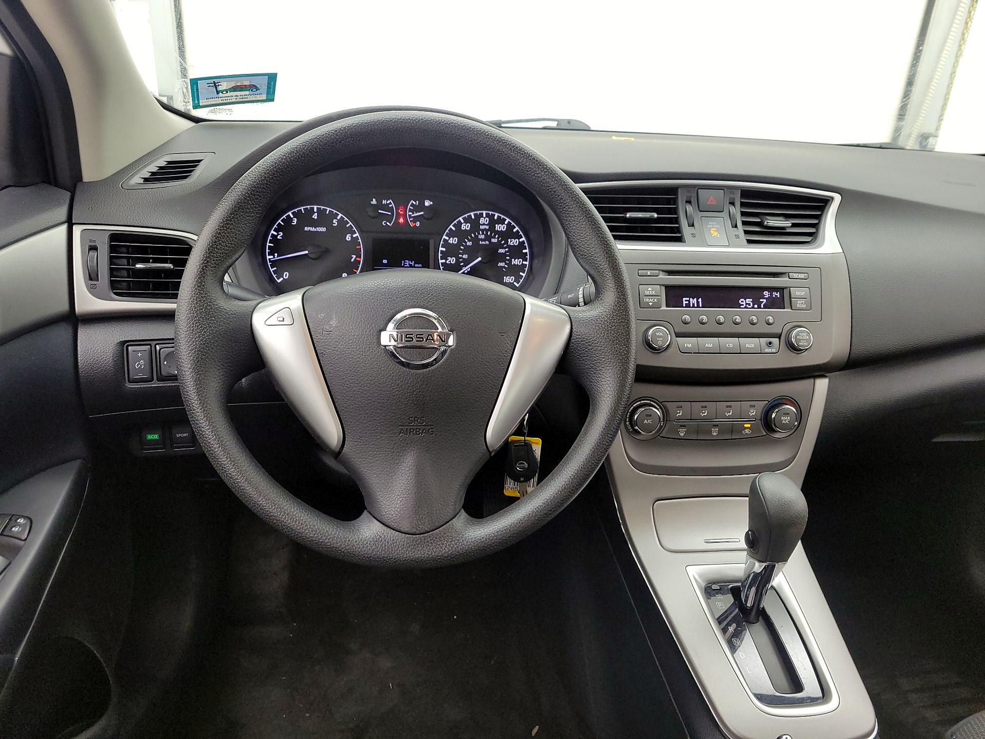 Thumbnail: 2014 Nissan Sentra - 10