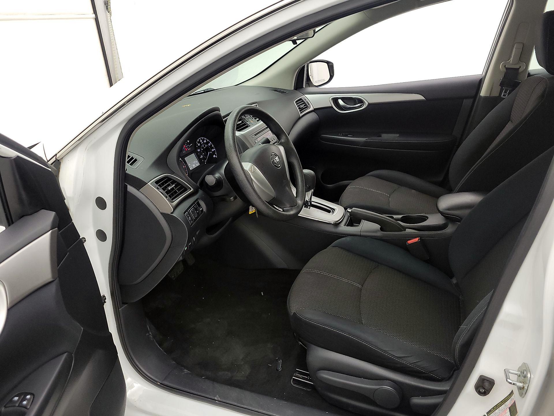 Thumbnail: 2014 Nissan Sentra - 11