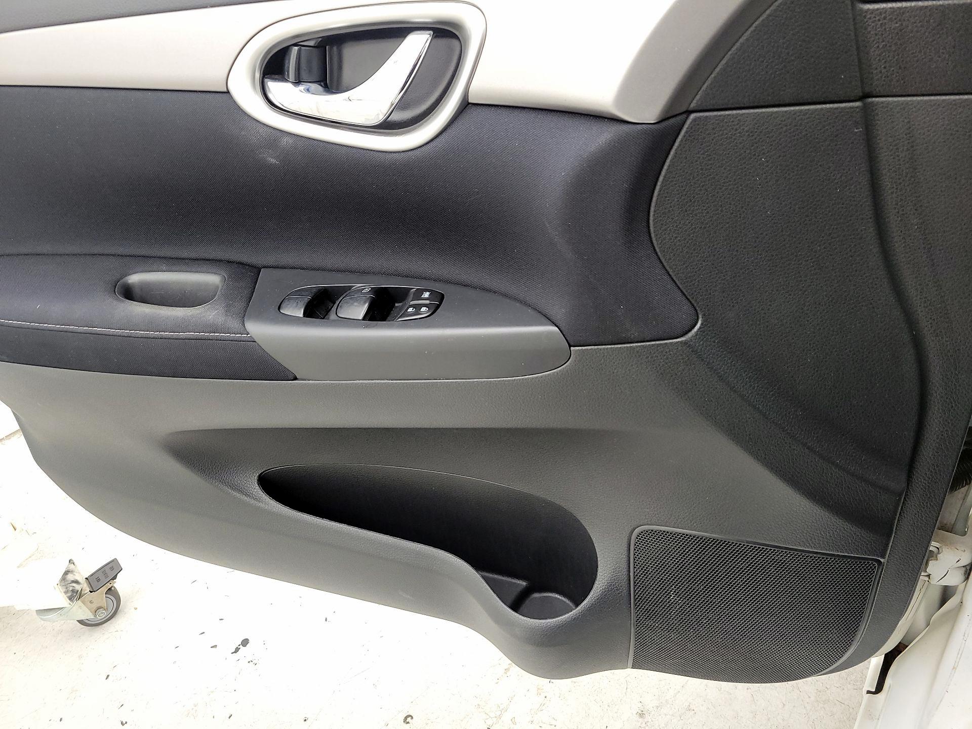 Thumbnail: 2014 Nissan Sentra - 12