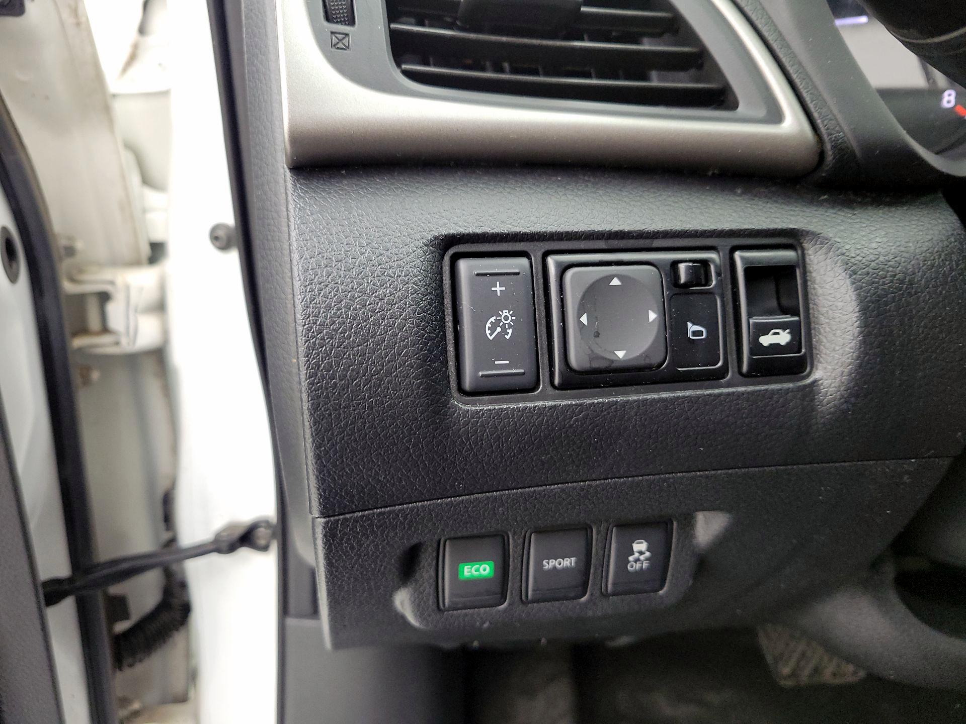 Thumbnail: 2014 Nissan Sentra - 13