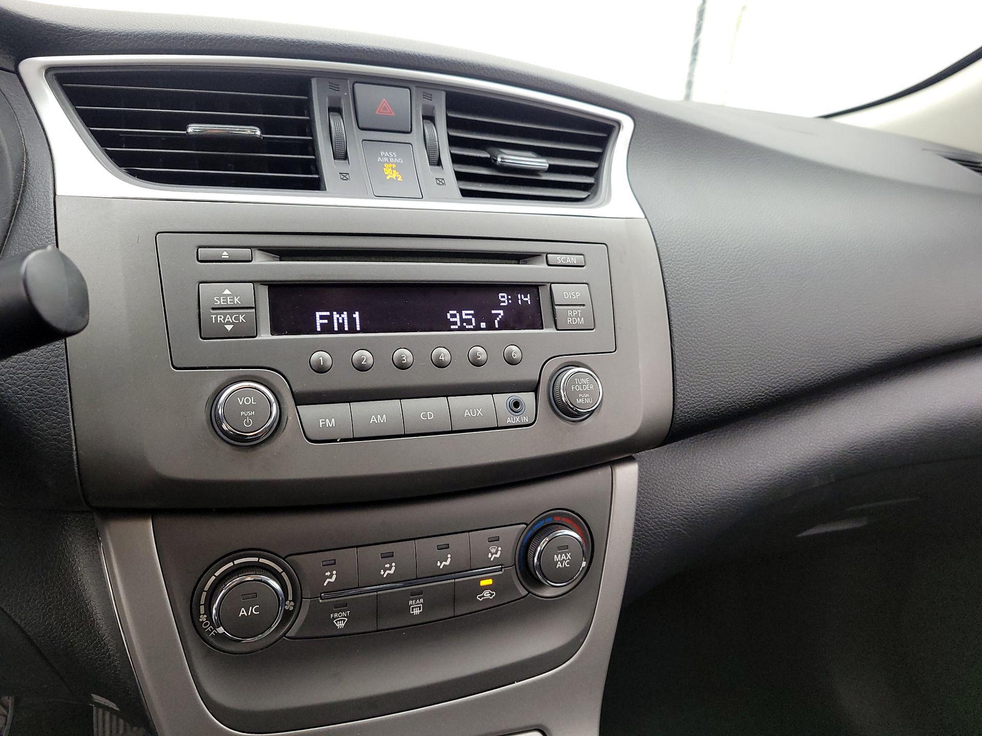 Thumbnail: 2014 Nissan Sentra - 15