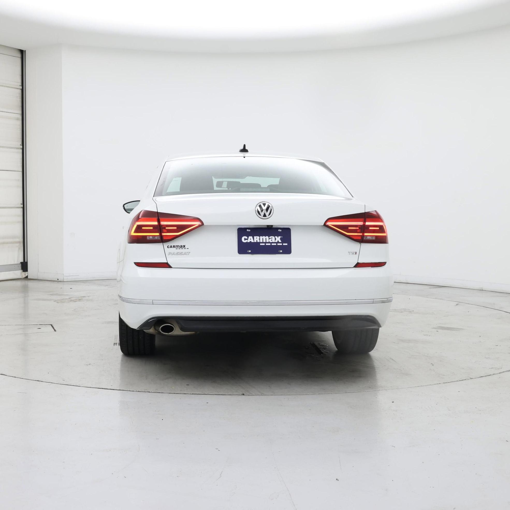 Thumbnail: 2018 Volkswagen Passat - 6