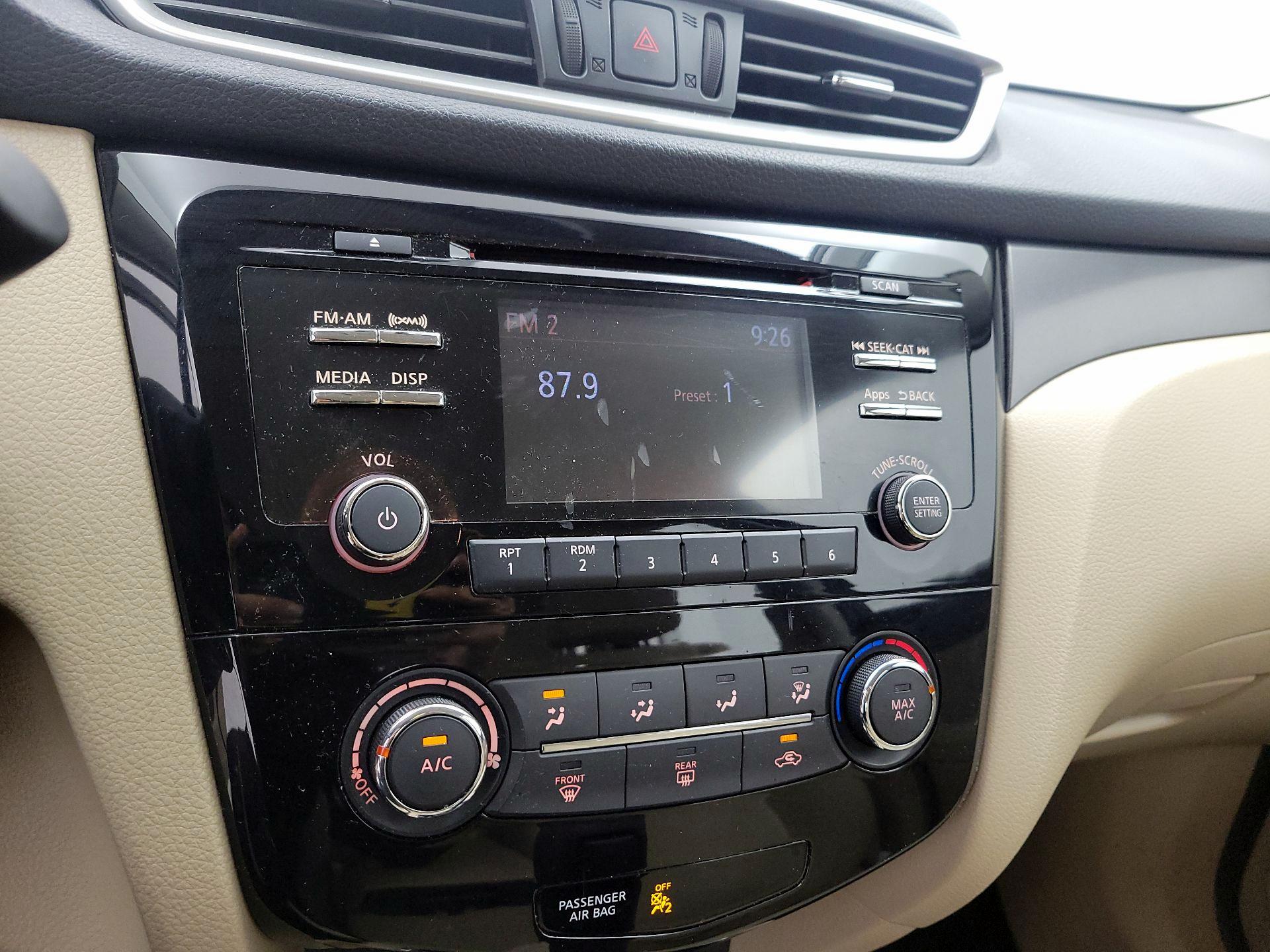 Thumbnail: 2016 Nissan Rogue - 15