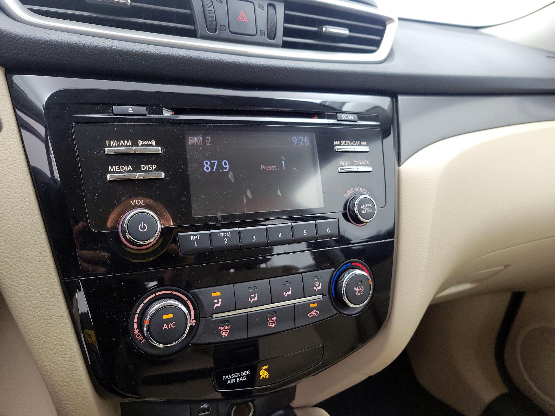 Thumbnail: 2016 Nissan Rogue - 16